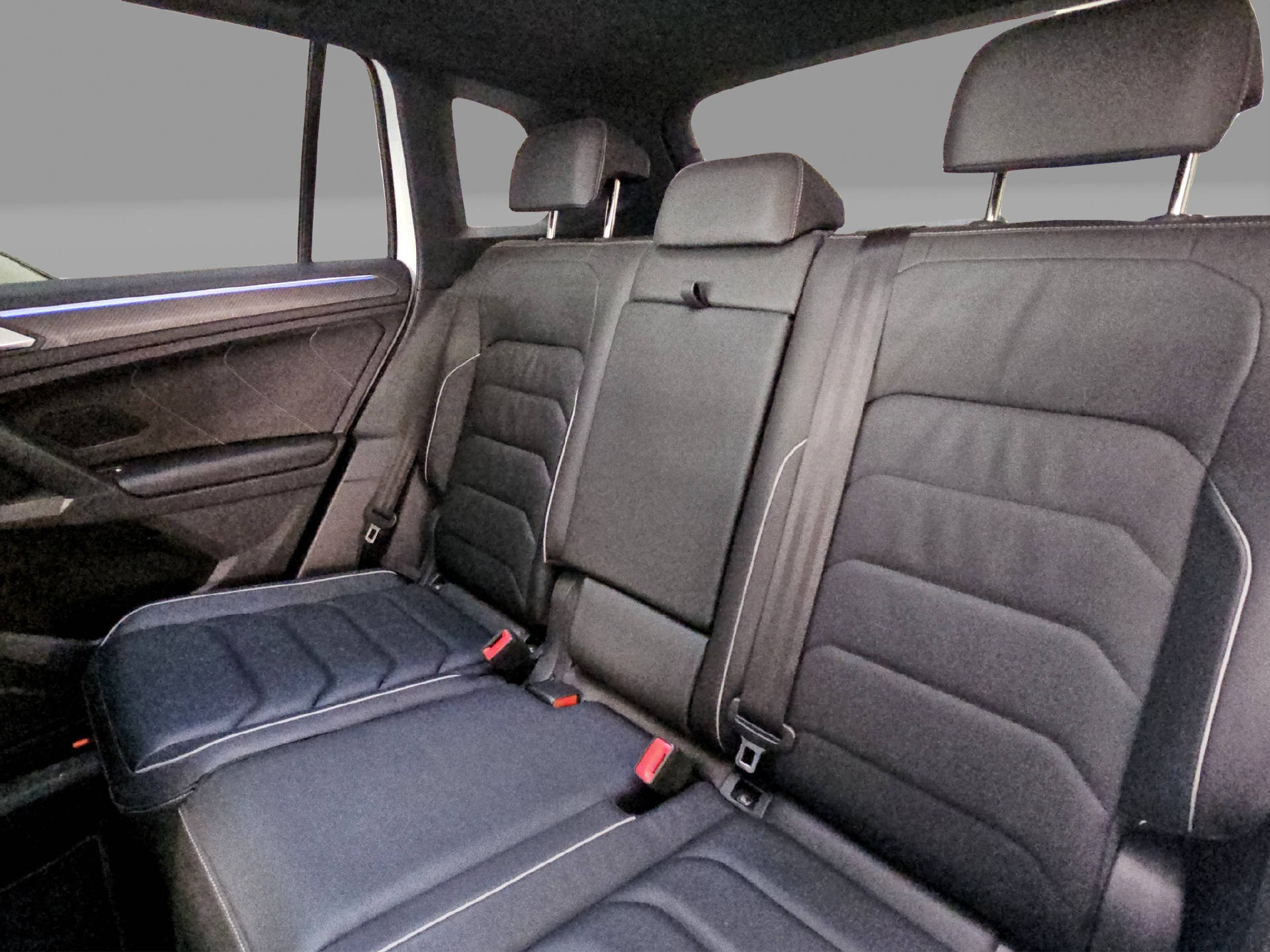 VW Tiguan 2.0 TSI R-Line DSG-image-14