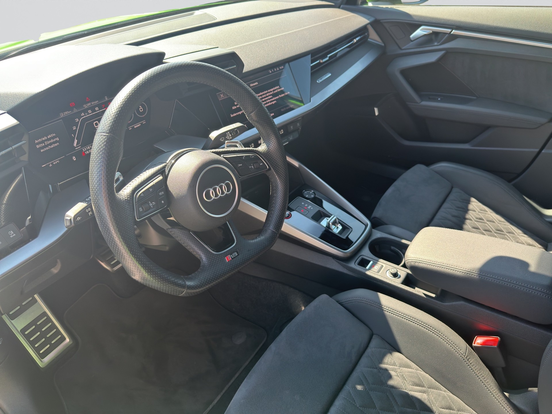 AUDI RS3 Sportback 2.5 TSI quattro S-tronic Black Edition-image-7