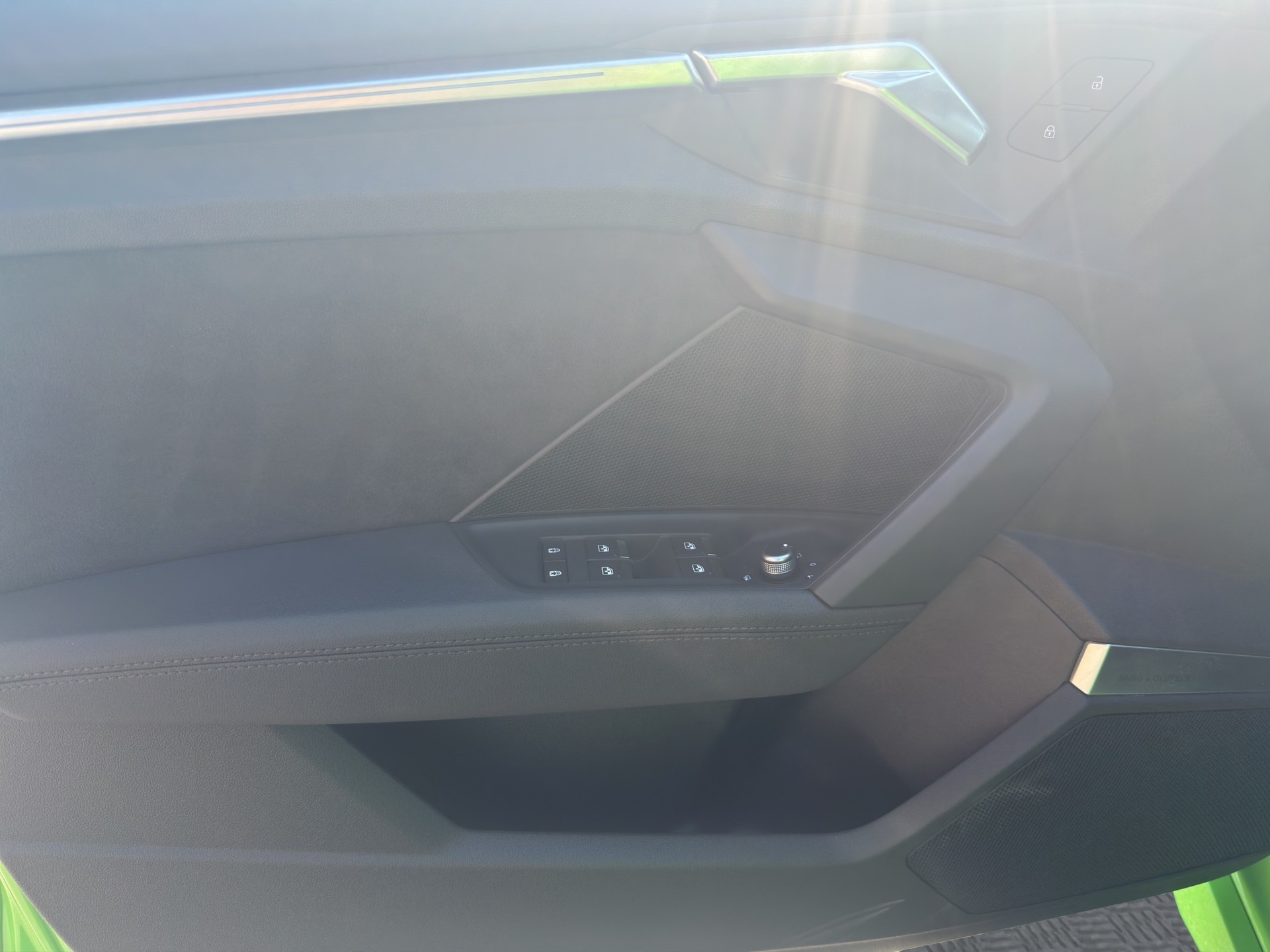 AUDI RS3 Sportback 2.5 TSI quattro S-tronic Black Edition-image-9