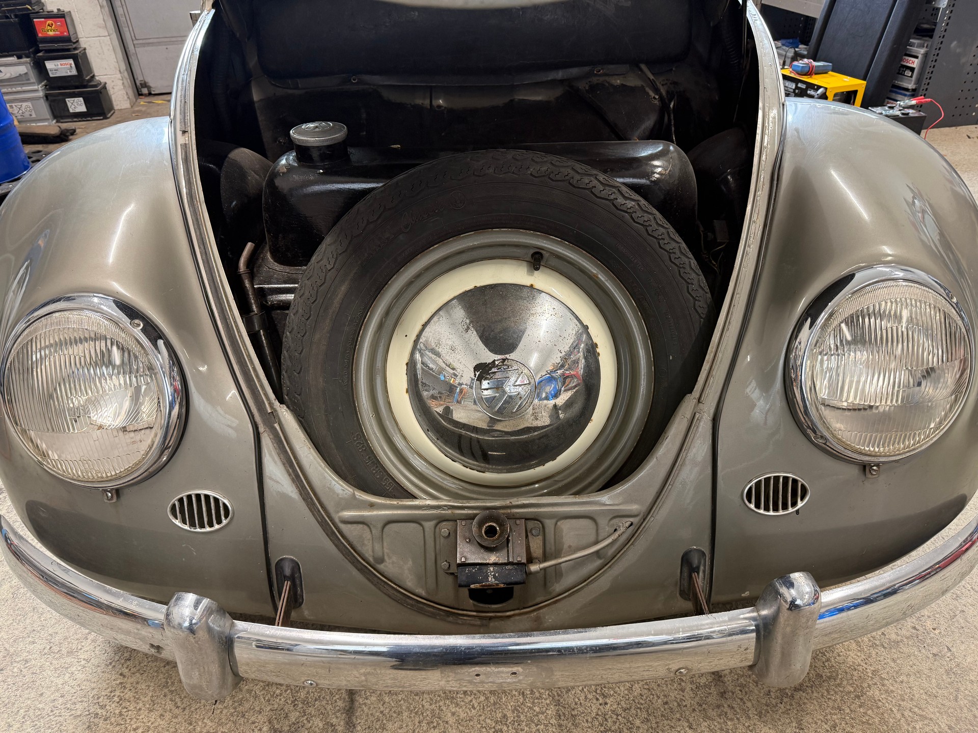 VW Ovali De Luxe-showroom-element-3