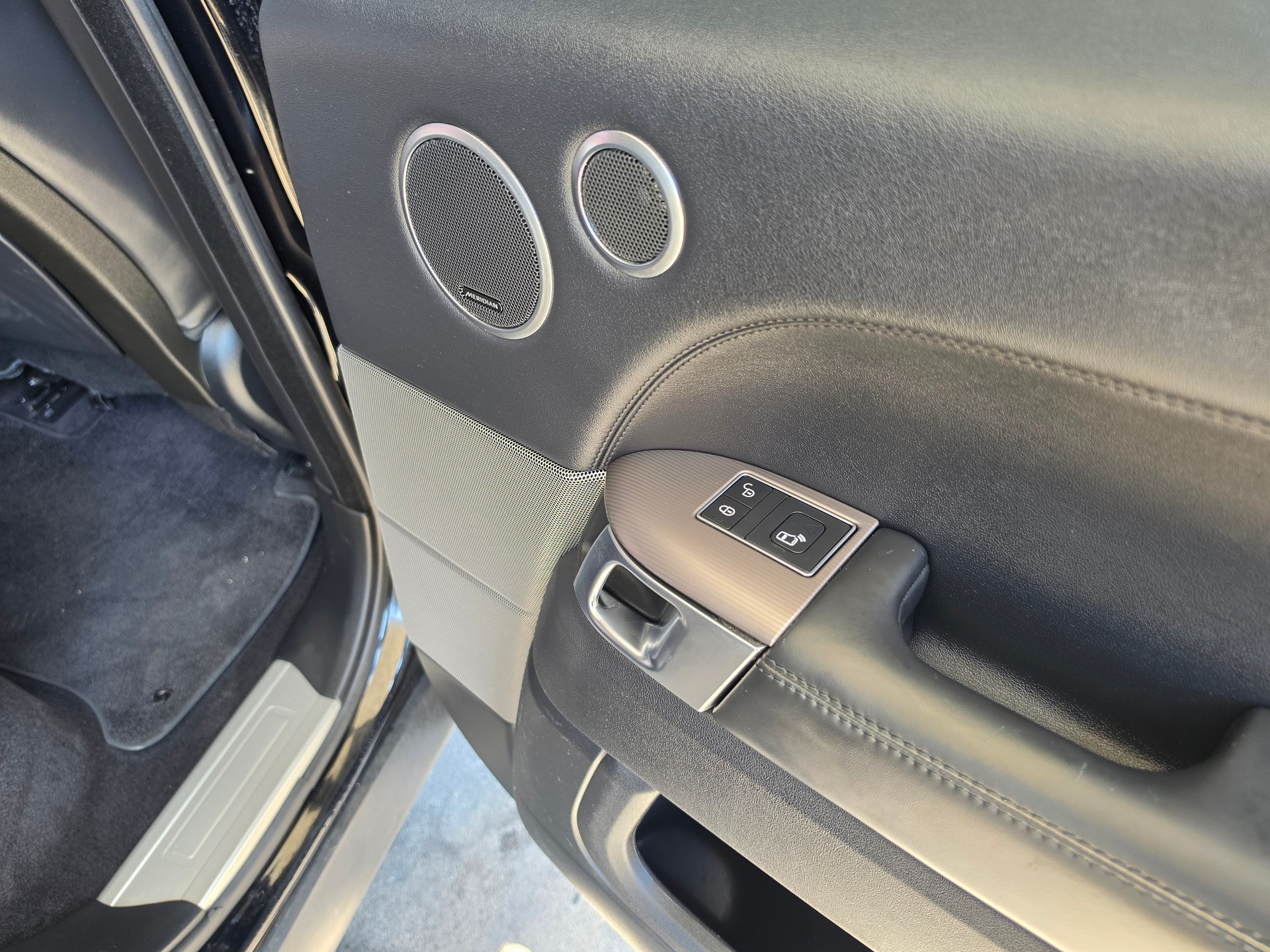 LAND ROVER RANGE ROVER-image-17