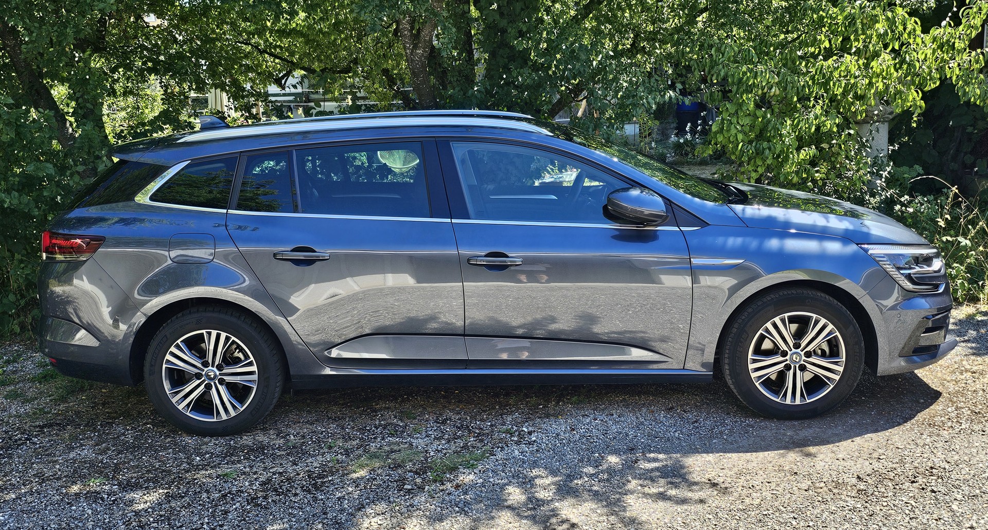 RENAULT 1.6 E-Tech Plug-in Intens-image-2