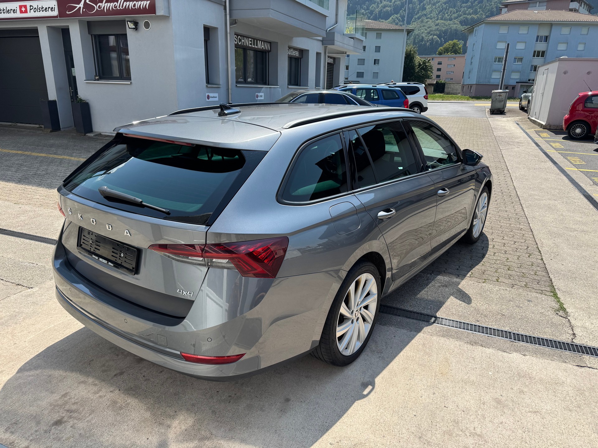 SKODA Octavia Combi 2.0 TDI DSG Style 4x4-image-4