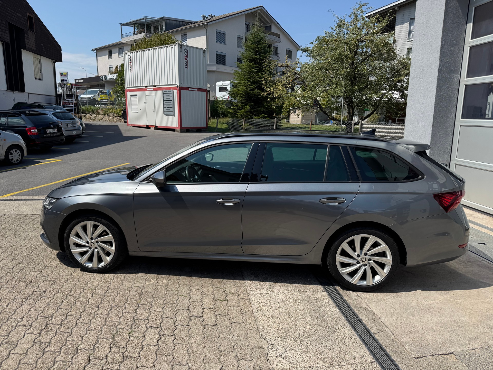 SKODA Octavia Combi 2.0 TDI DSG Style 4x4-image-7