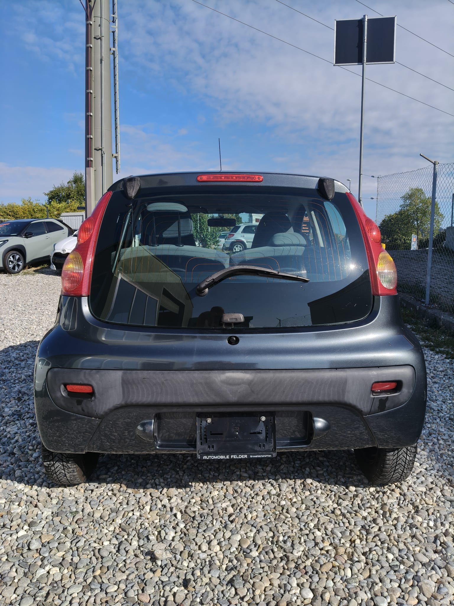 PEUGEOT 107 1.0 Trendy Automatic-image-5