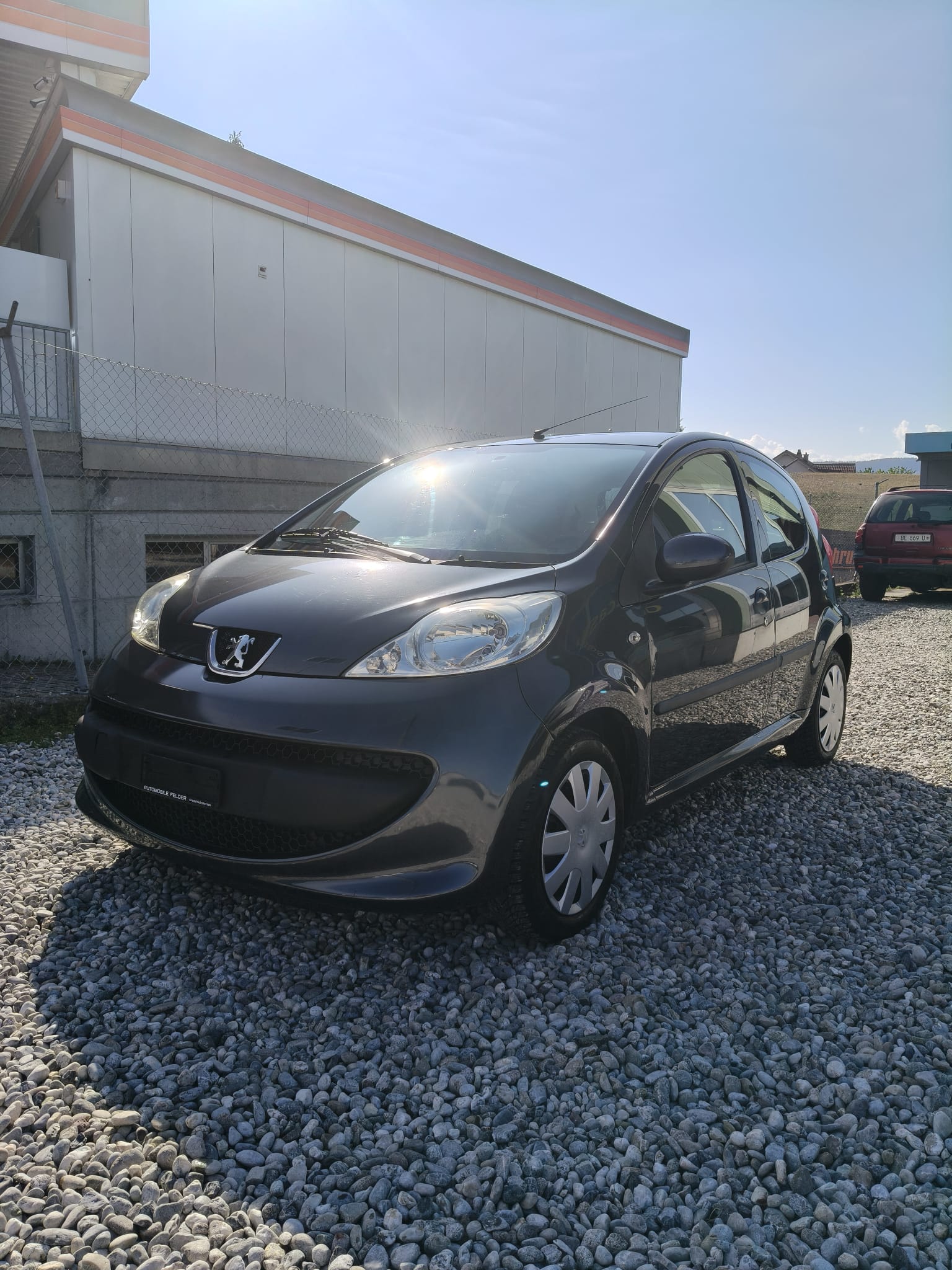 PEUGEOT 107 1.0 Trendy Automatic-image-2