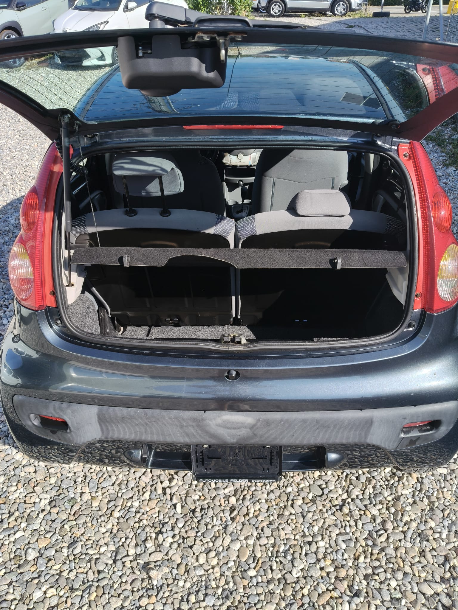 PEUGEOT 107 1.0 Trendy Automatic-image-11
