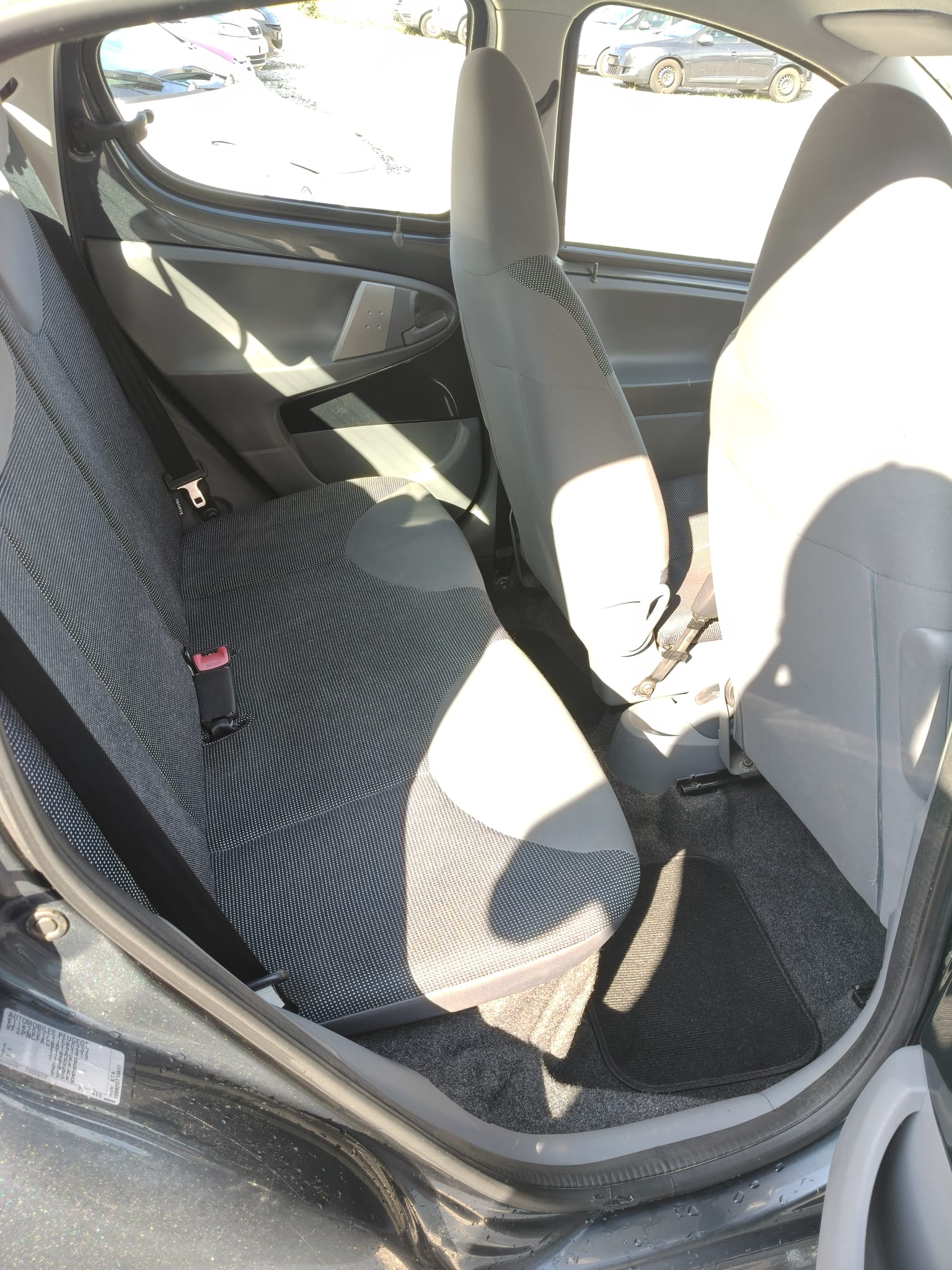 PEUGEOT 107 1.0 Trendy Automatic-image-10