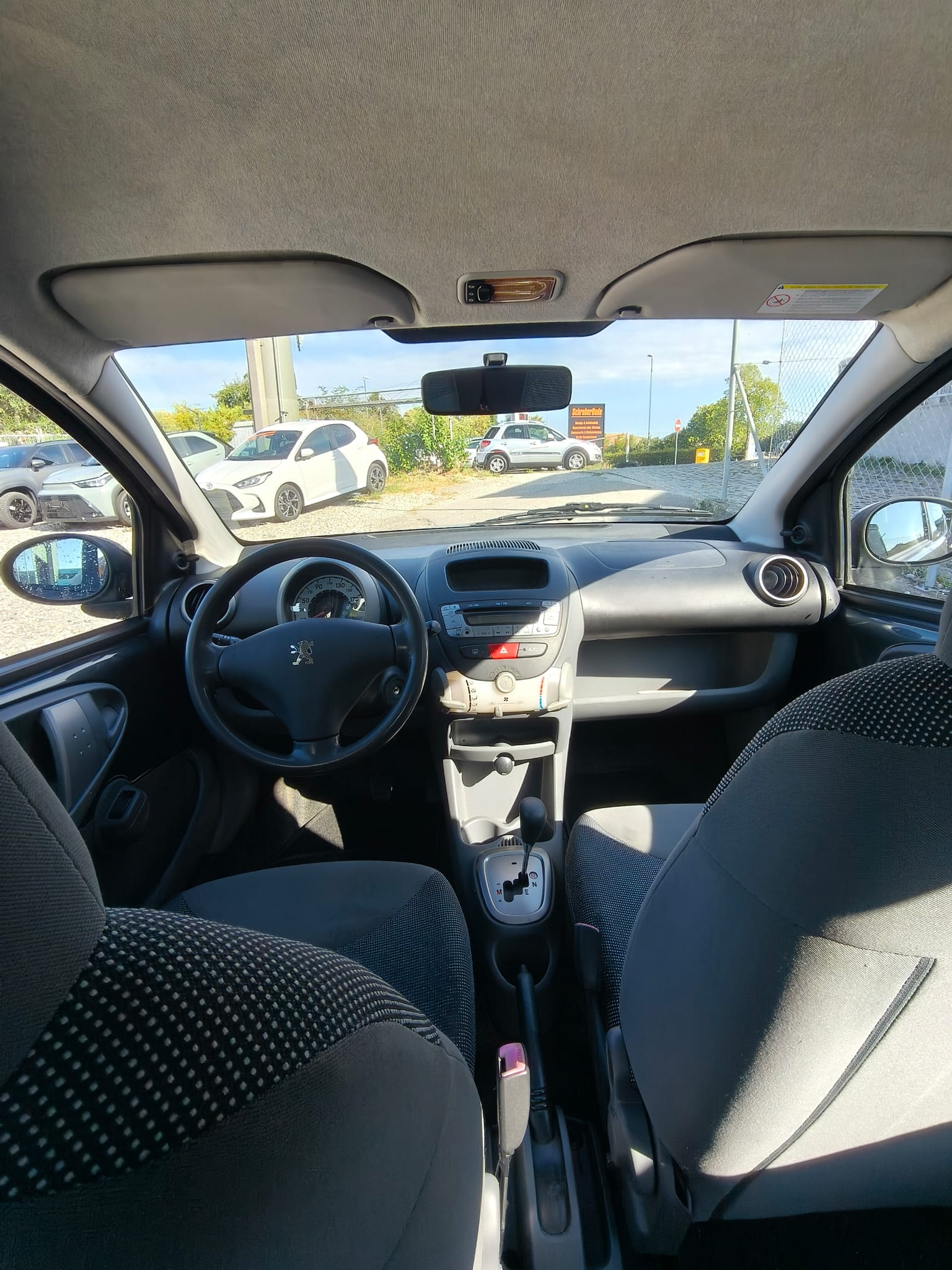 PEUGEOT 107 1.0 Trendy Automatic-image-6