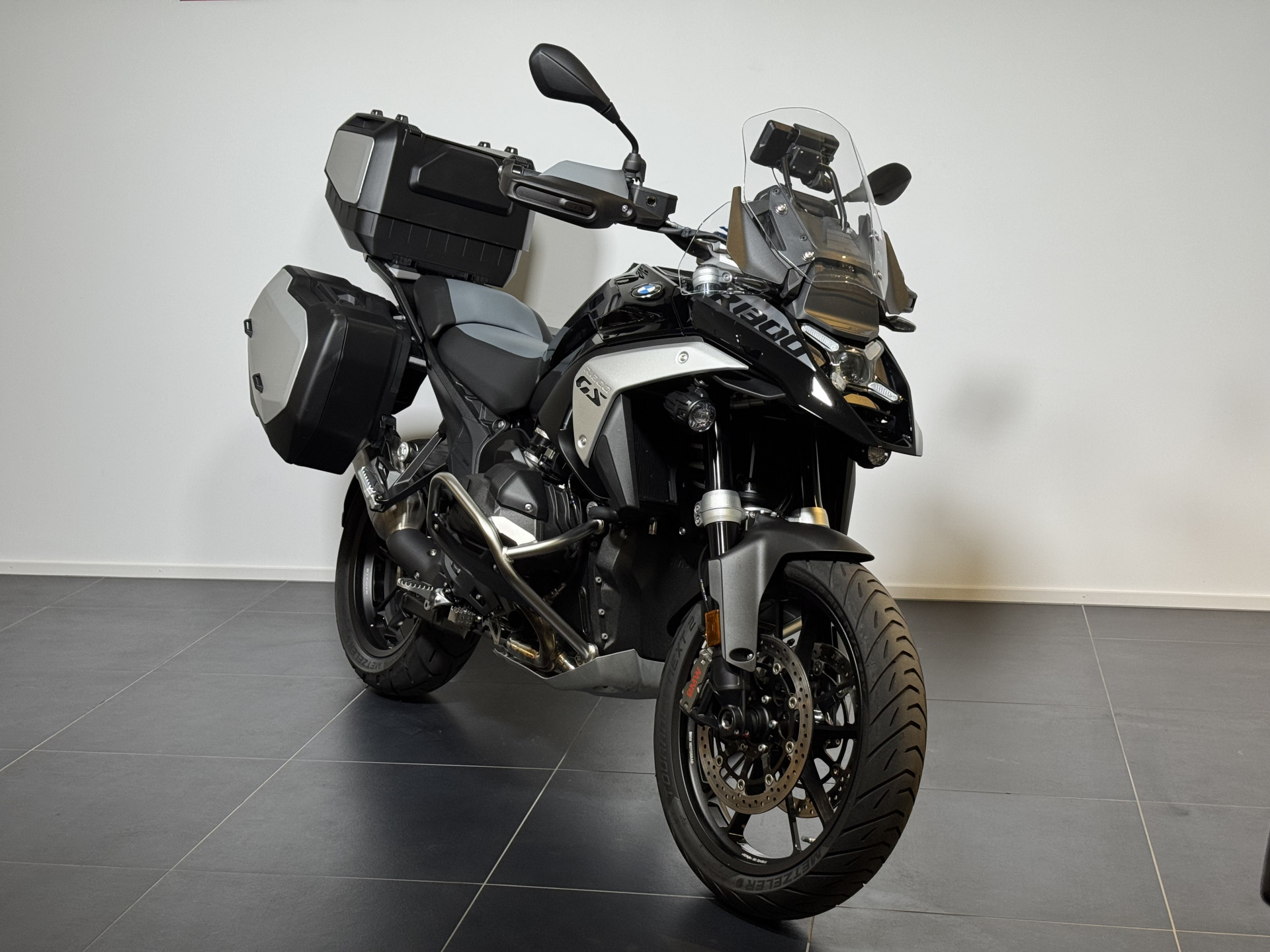 BMW R 1300 GS Triple Black mit Enduroschmiederäder-image-3