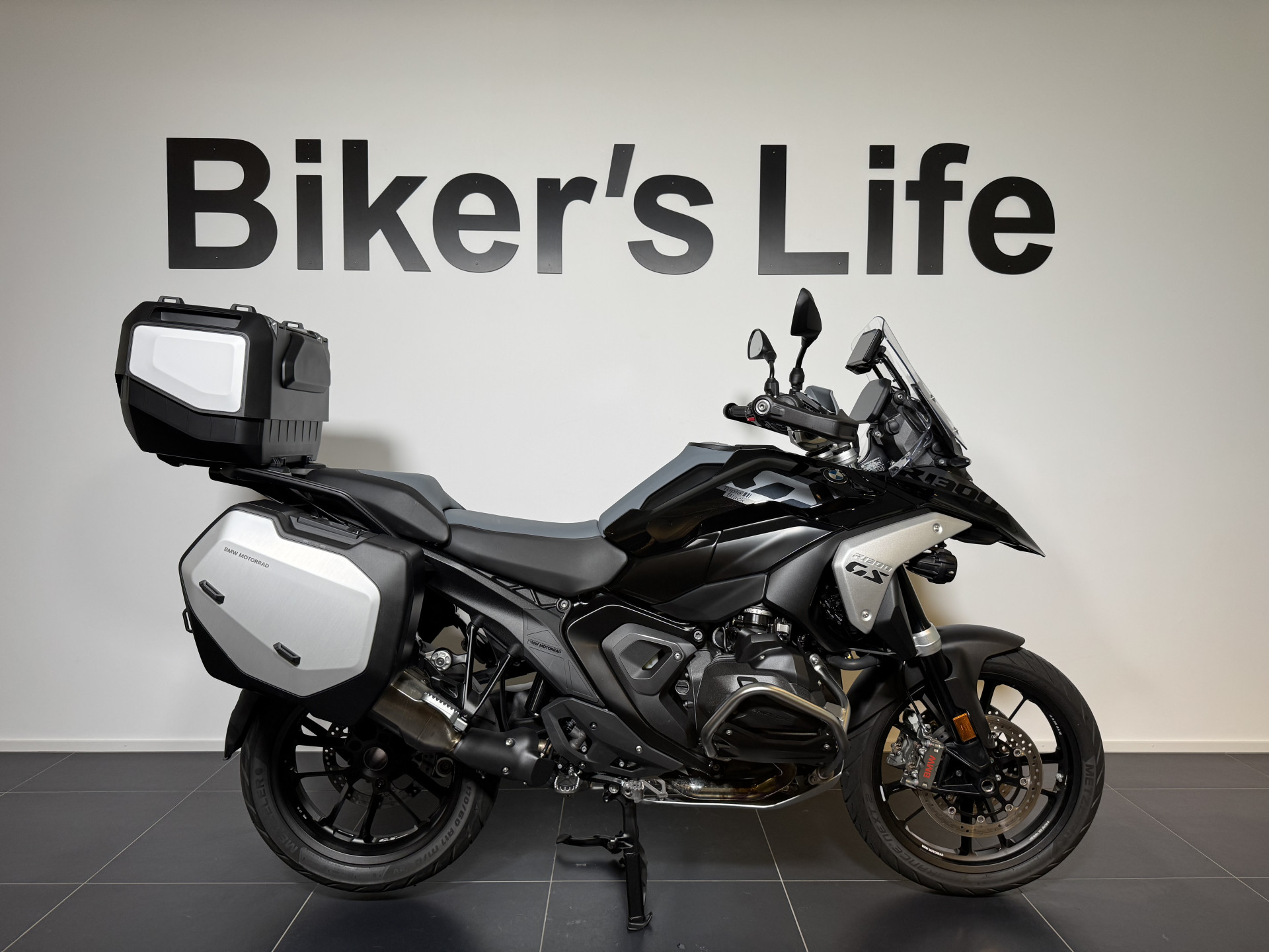 BMW R 1300 GS Triple Black mit Enduroschmiederäder-image-0