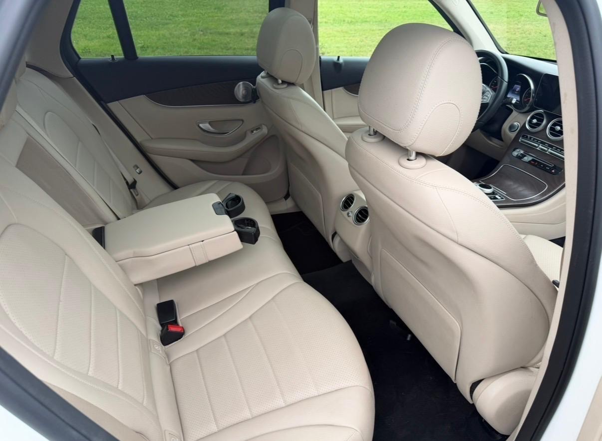 MERCEDES-BENZ GLC 300 4-Matic Optic 43AMG-image-4