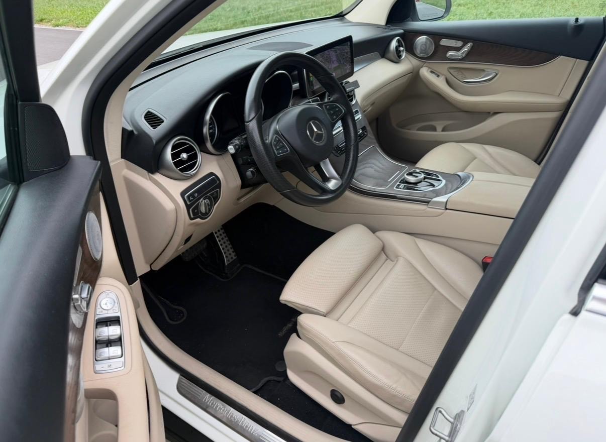 MERCEDES-BENZ GLC 300 4-Matic Optic 43AMG-image-6