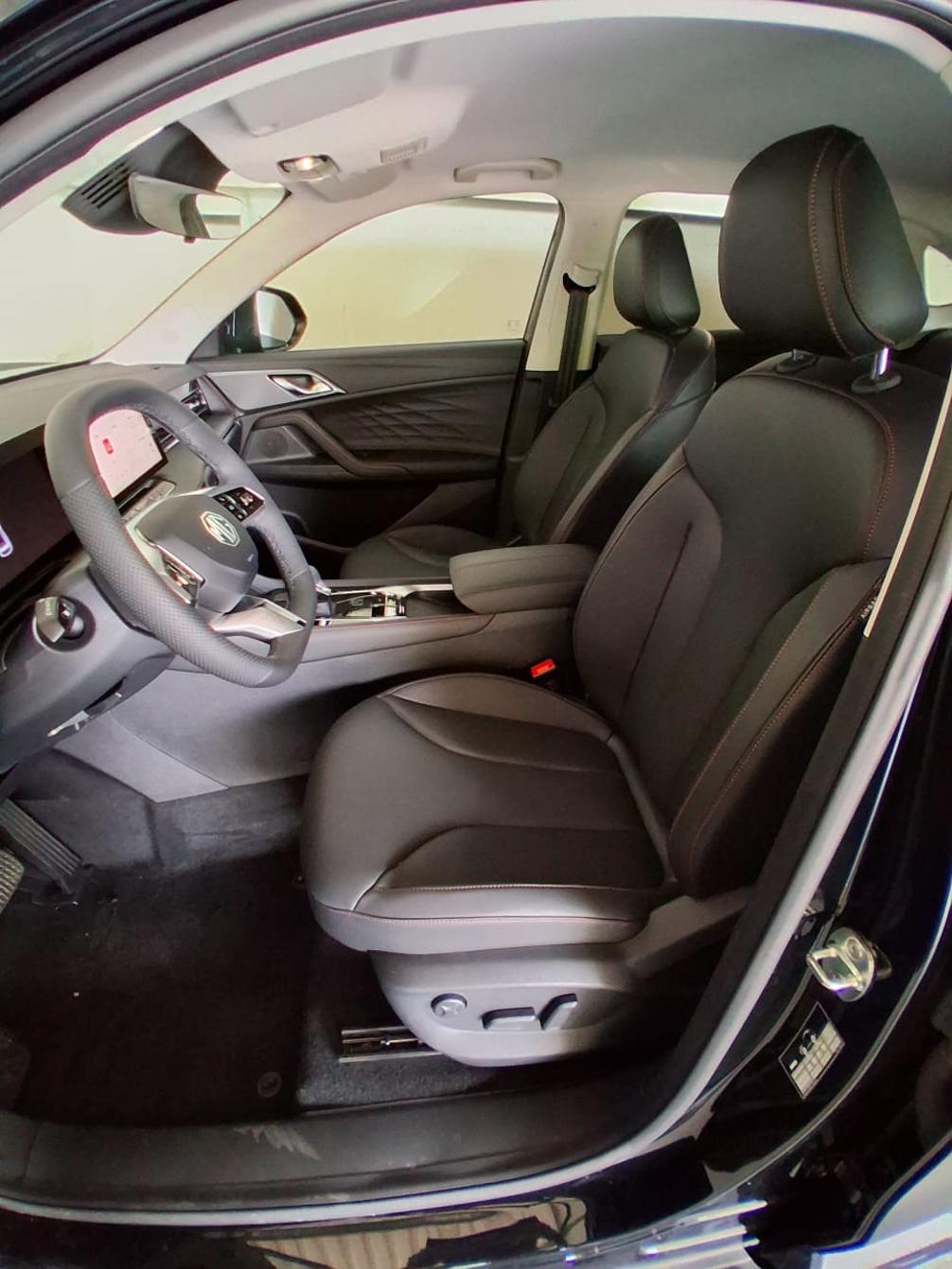 MG MG eHS Luxury-image-13