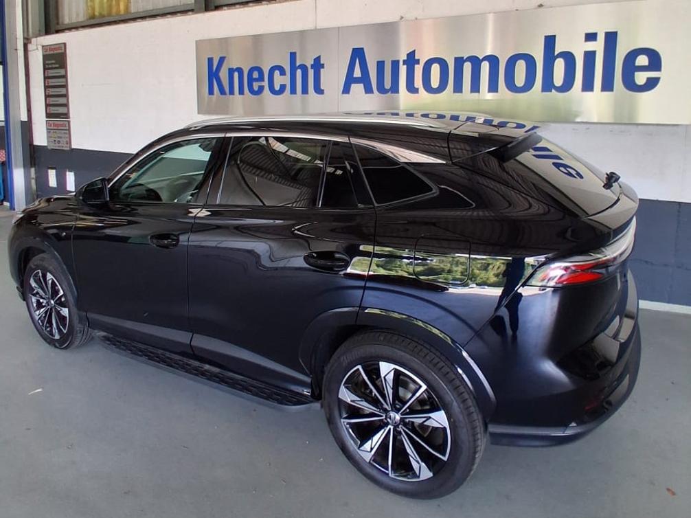 MG MG eHS Luxury-showroom-element-1