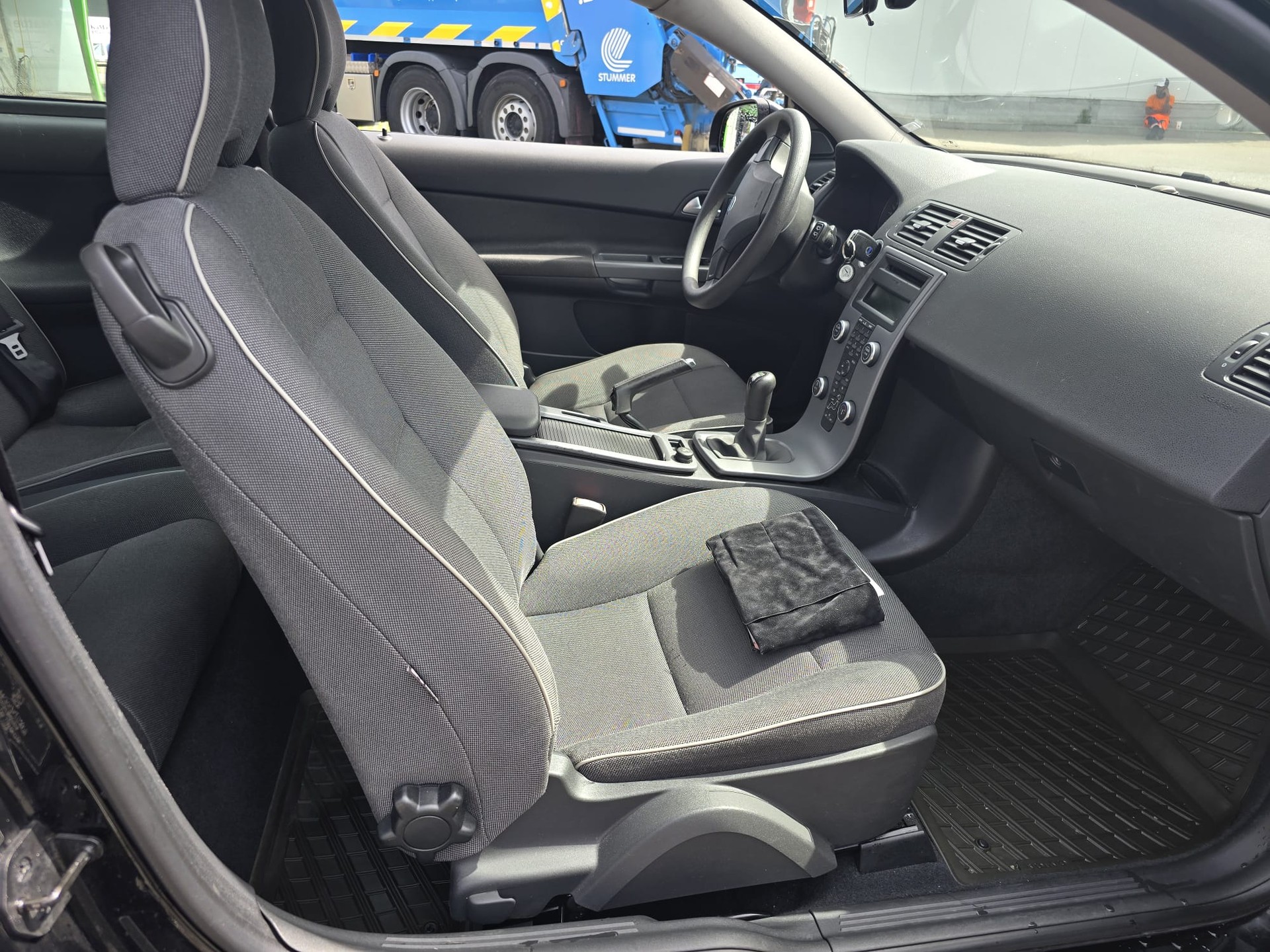 VOLVO C30 1.6 Momentum-image-4
