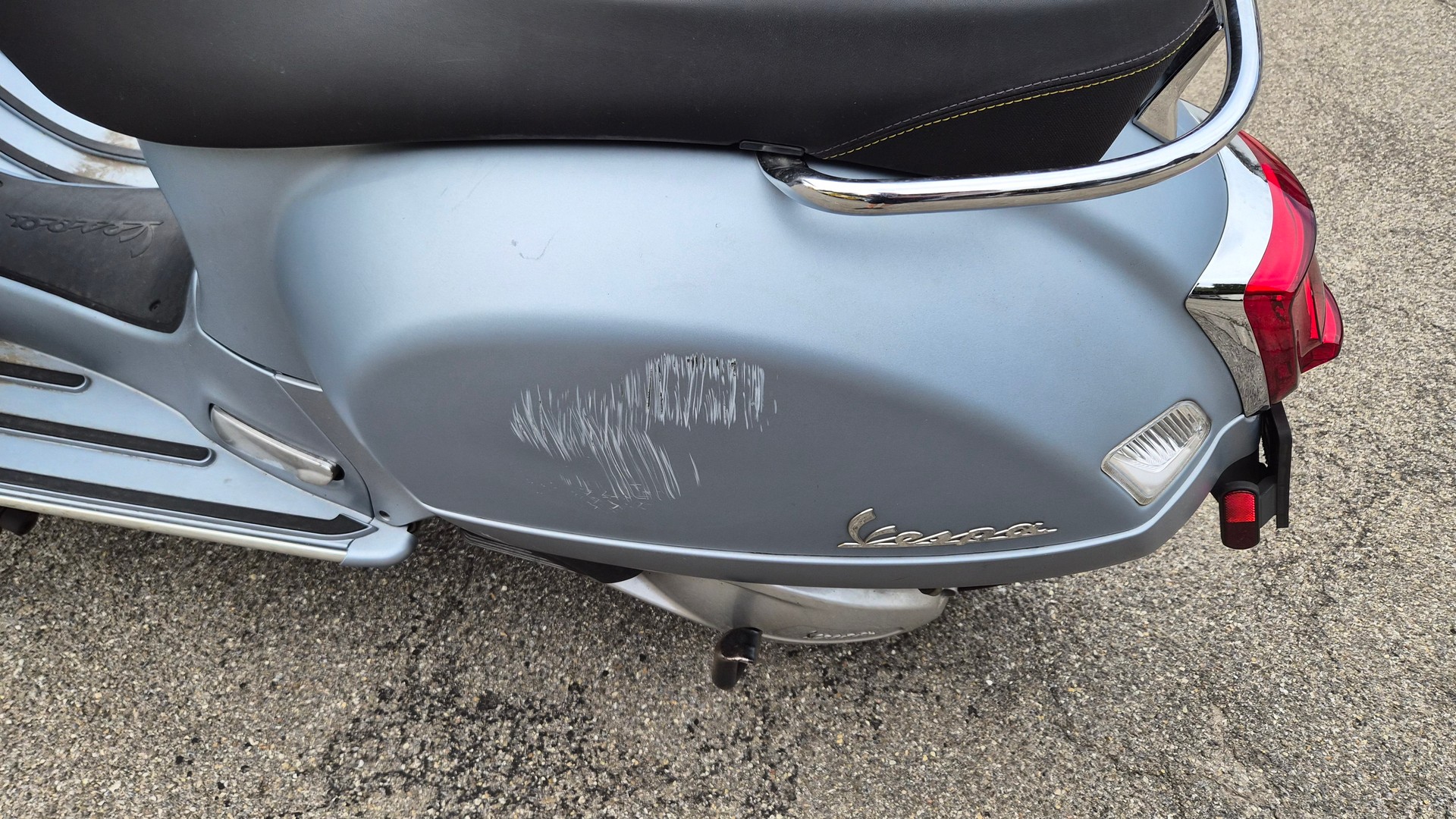 PIAGGIO Vespa GTS 300 Super Sport ABS-image-12