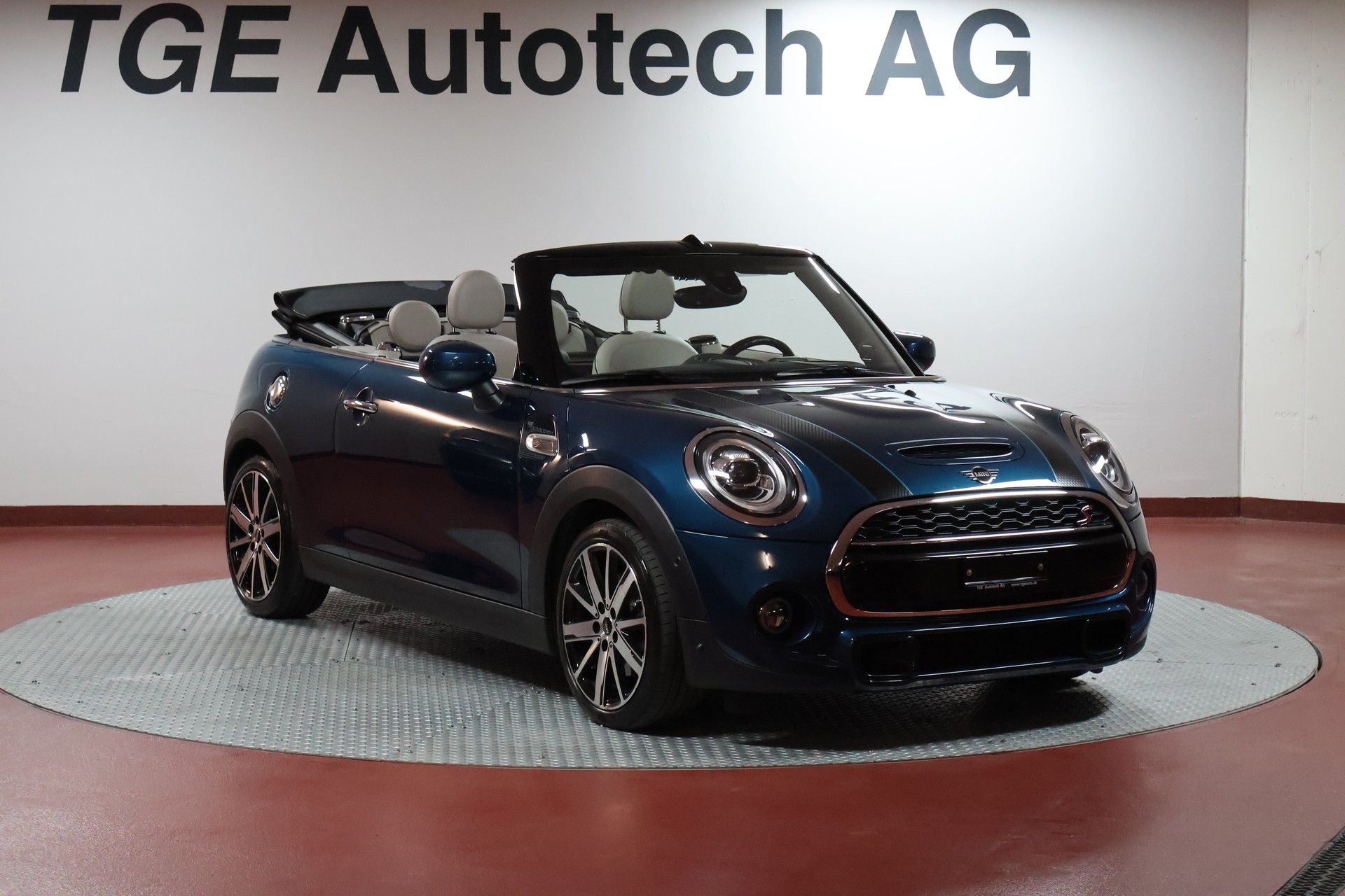 MINI Cooper S Cabriolet DKG Sidewalk Edition-showroom-element-2