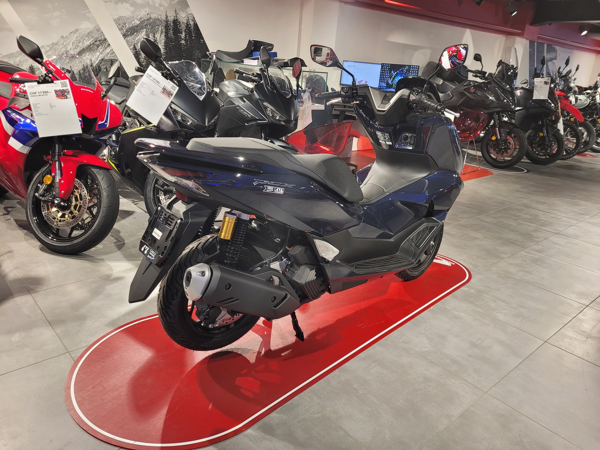 HONDA PCX 125 DX TFT. connectivity-image-2