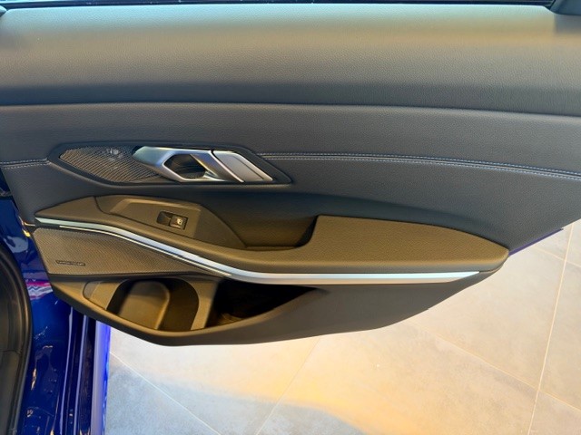 BMW M340i xDrive-image-21