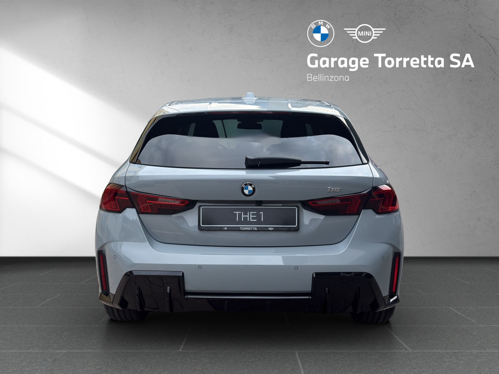 BMW 116 Steptronic-showroom-element-3