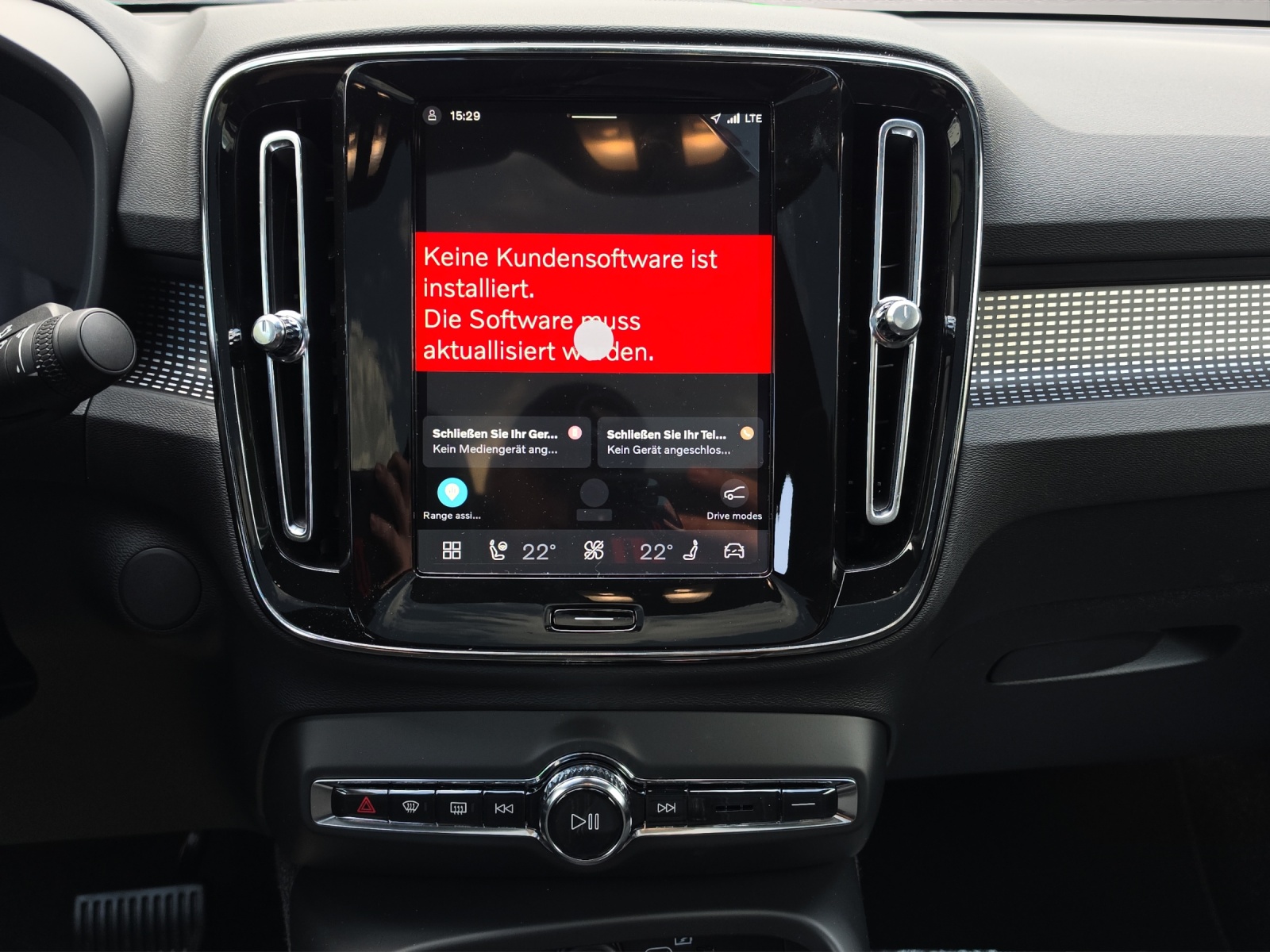VOLVO EC40 Twin Performance Black Edition AWD-image-15