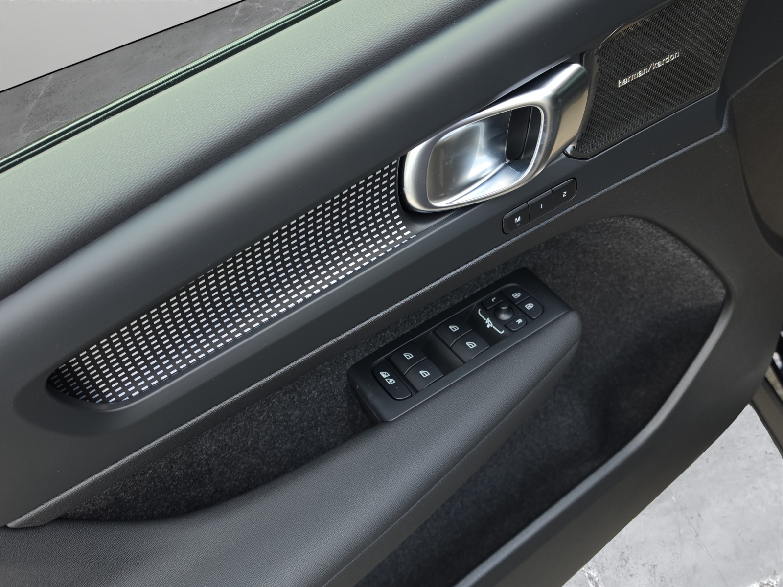 VOLVO EC40 Twin Performance Black Edition AWD-image-7