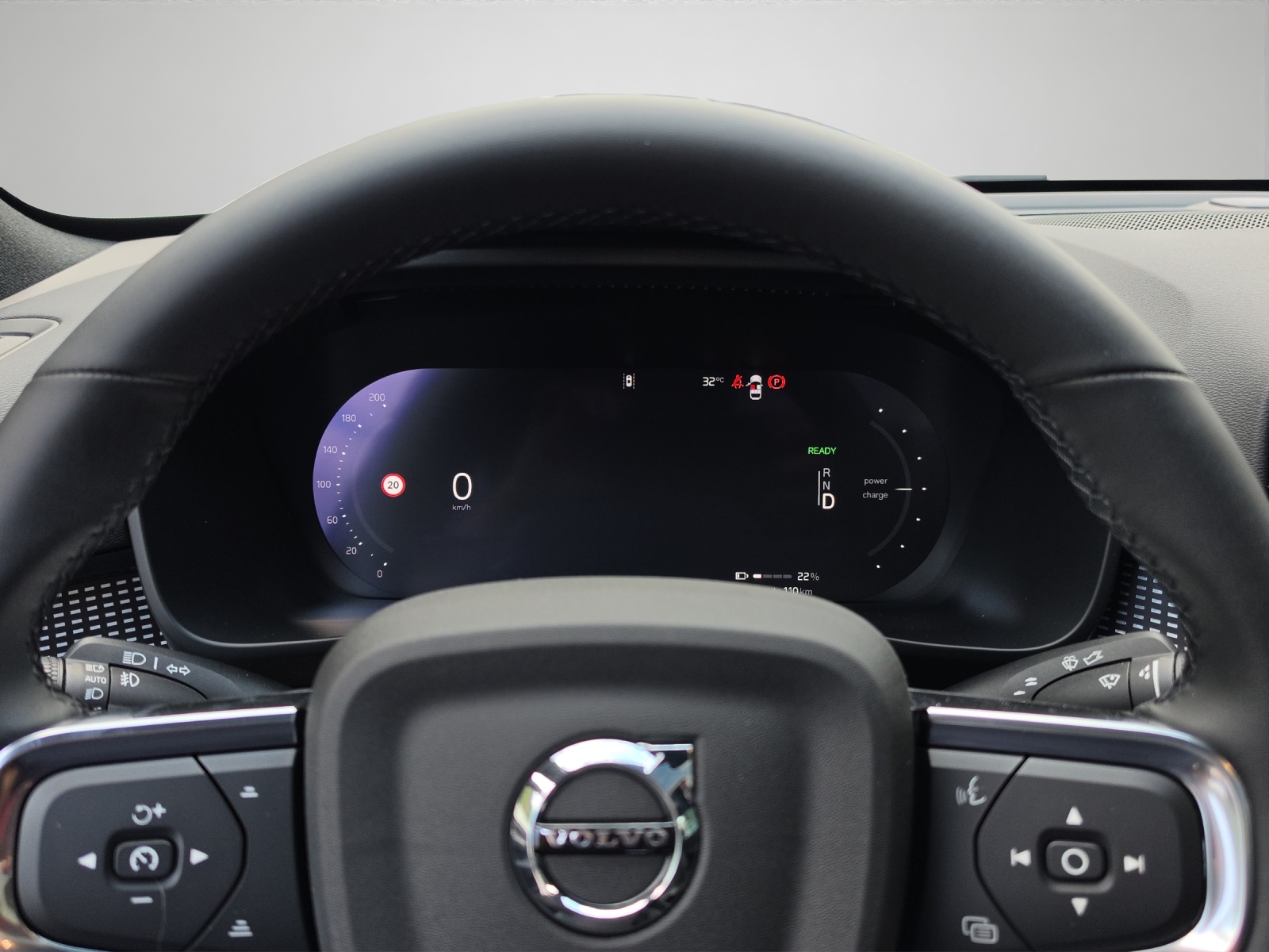VOLVO EC40 Twin Performance Black Edition AWD-image-11