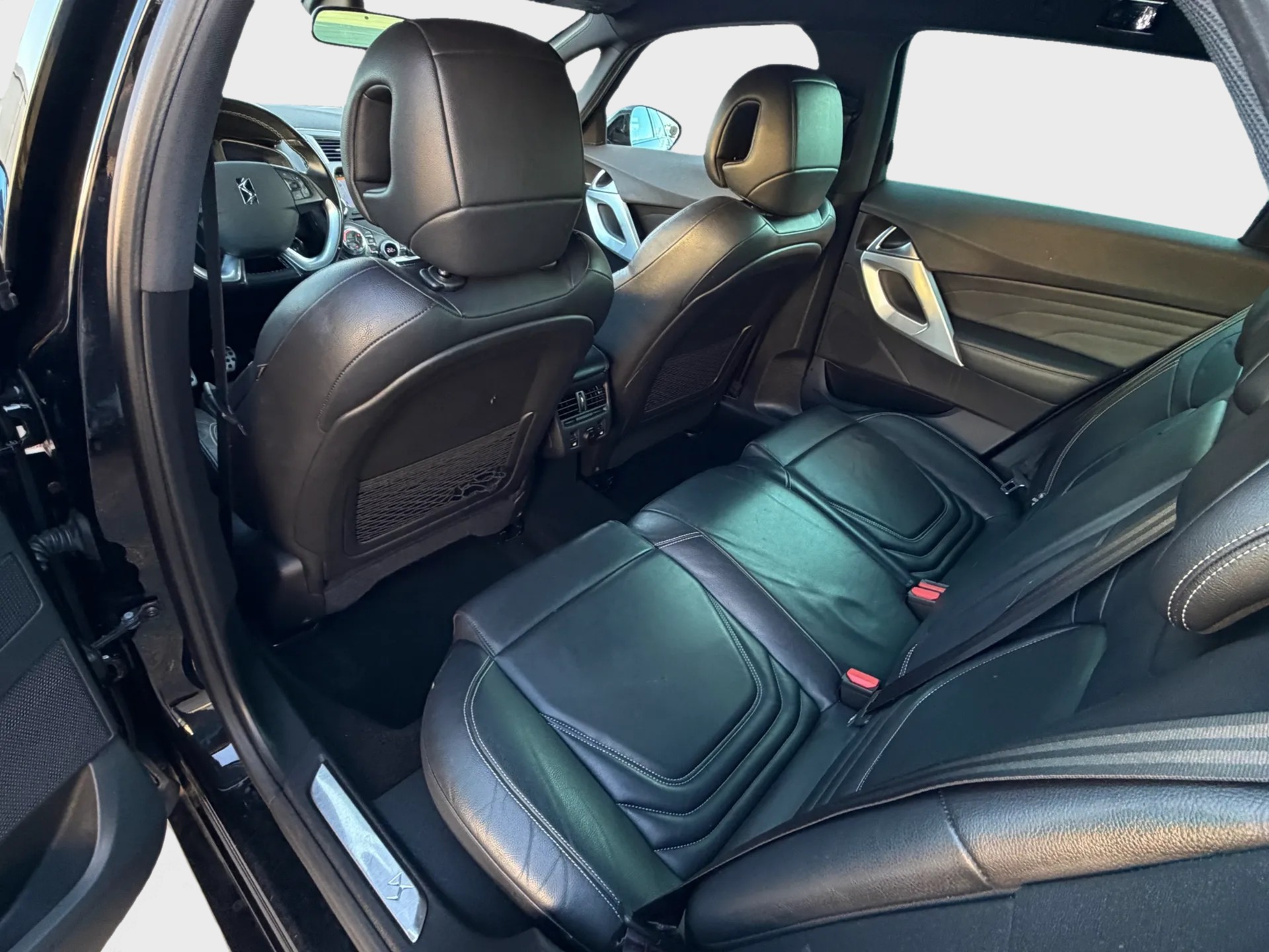 DS AUTOMOBILES DS5 1.6 Turbo Faubourg Addict-image-25