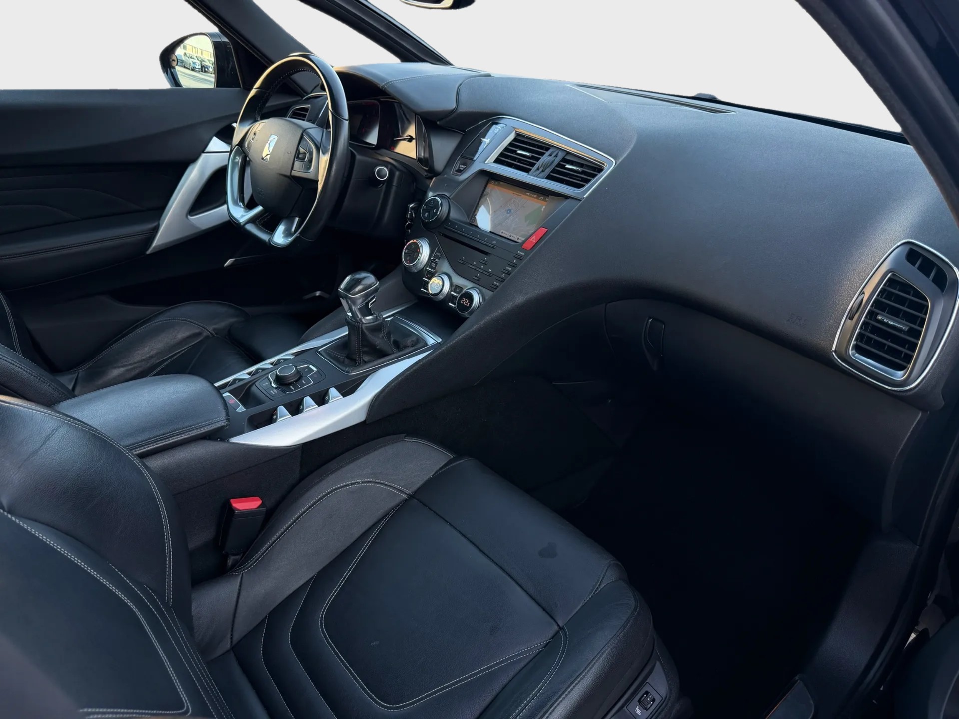 DS AUTOMOBILES DS5 1.6 Turbo Faubourg Addict-image-8