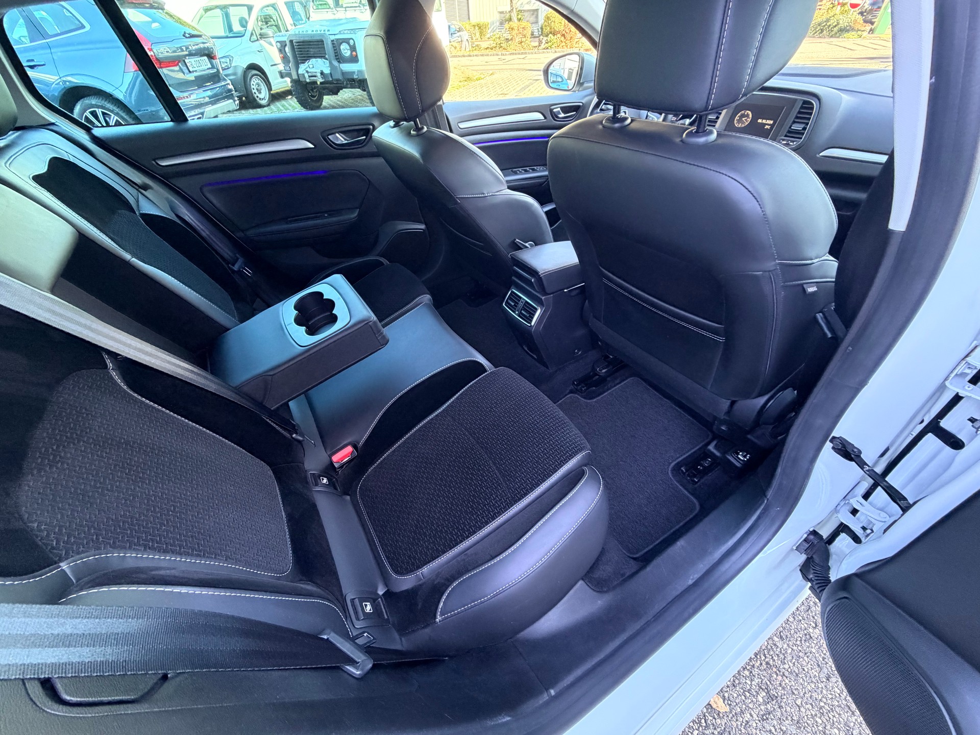RENAULT Mégane Grandtour 1.3 16V Turbo GT Line EDC-image-11