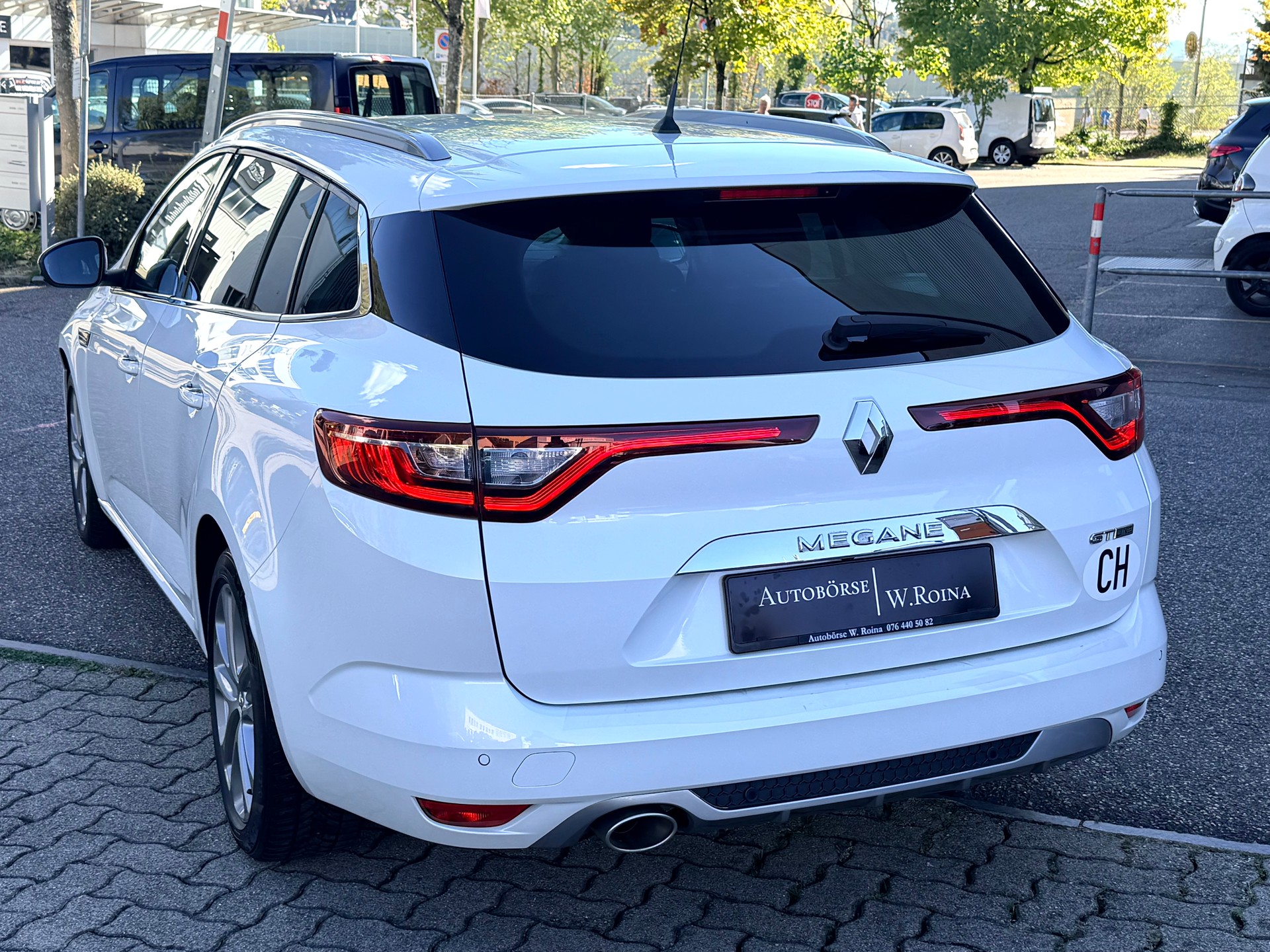 RENAULT Mégane Grandtour 1.3 16V Turbo GT Line EDC-image-4