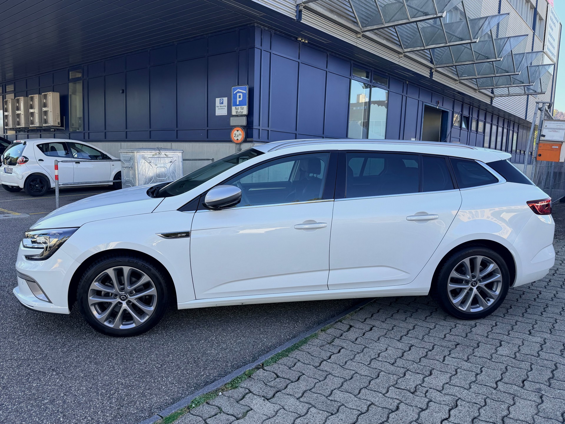 RENAULT Mégane Grandtour 1.3 16V Turbo GT Line EDC-image-5