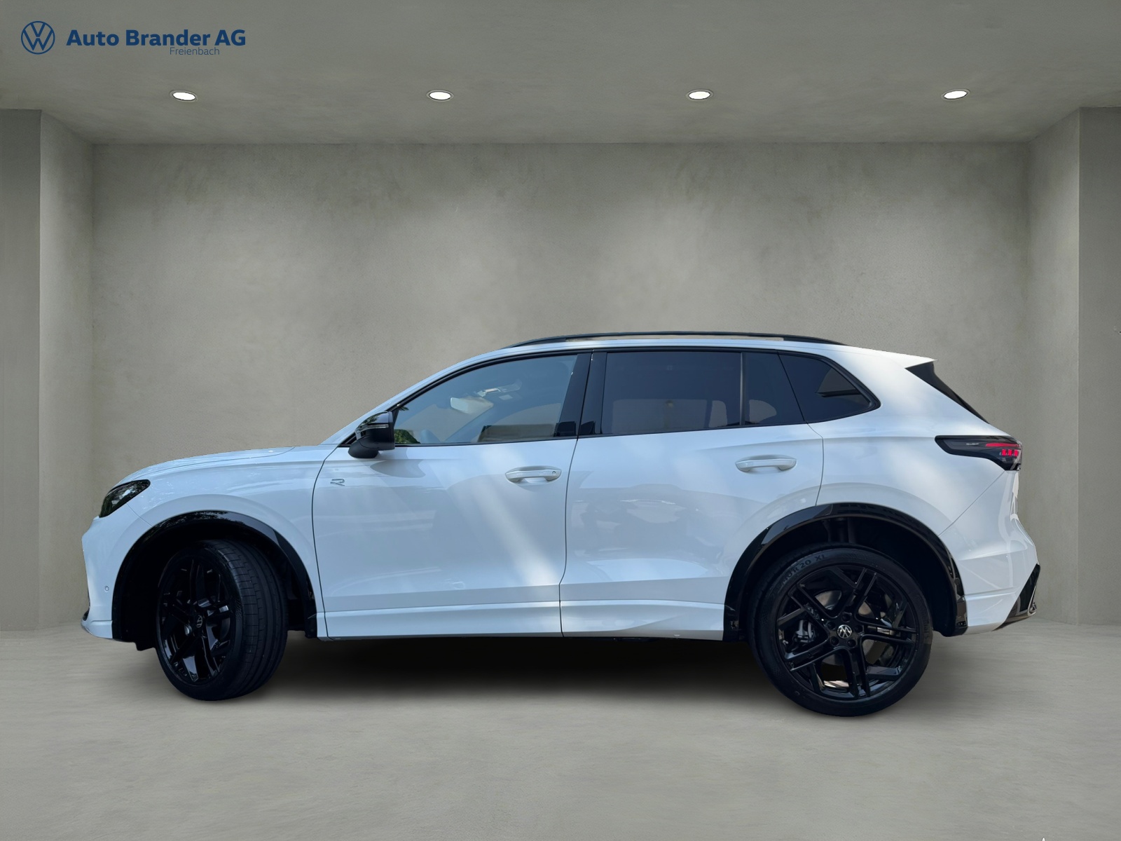 VW Tiguan 2.0 TSI DSG R-Line Plus 4Motion-showroom-element-3