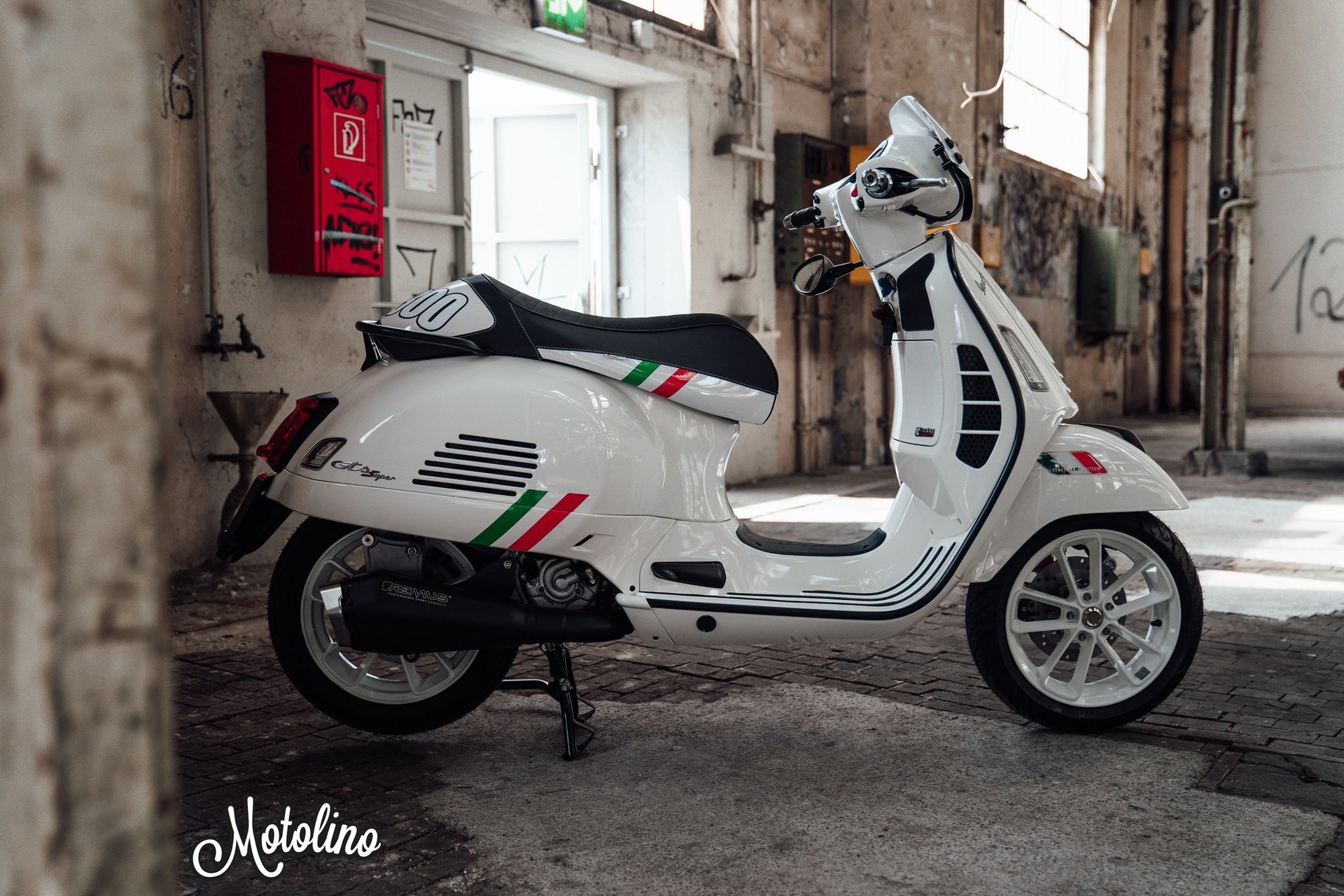 PIAGGIO Vespa GTS 300 Super ABS-image-3