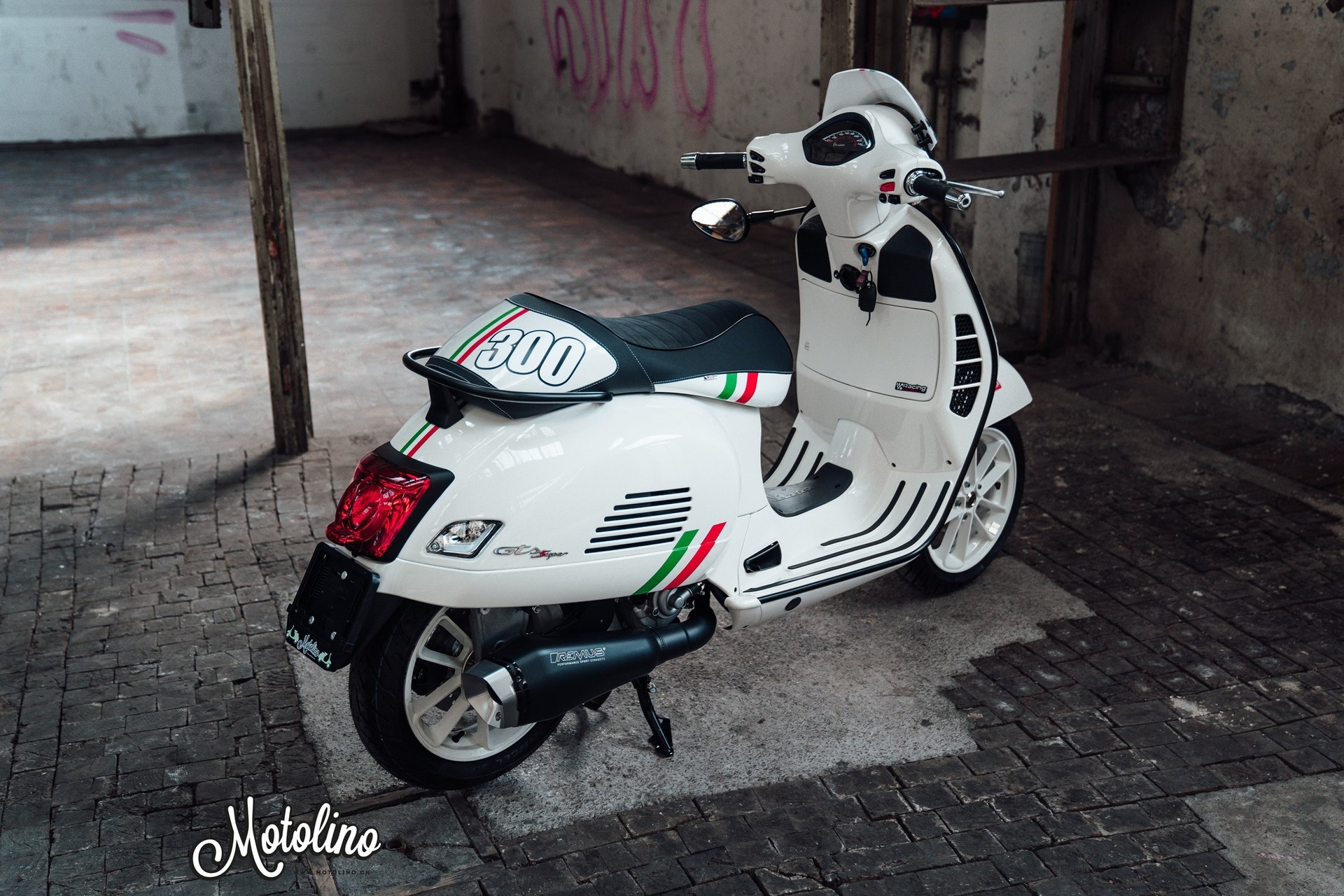 PIAGGIO Vespa GTS 300 Super ABS-image-5