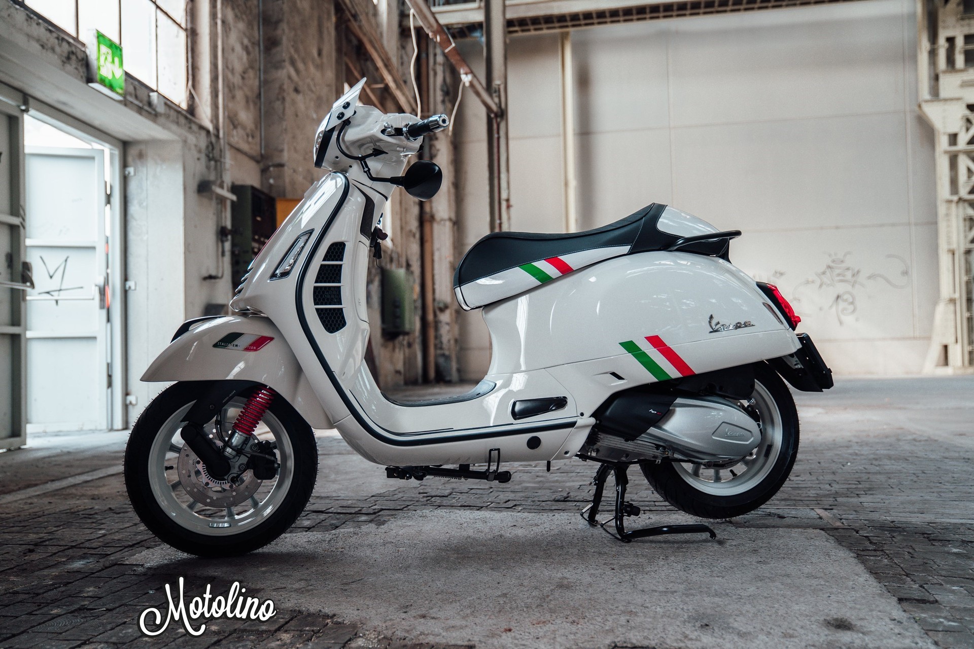PIAGGIO Vespa GTS 300 Super ABS-image-6