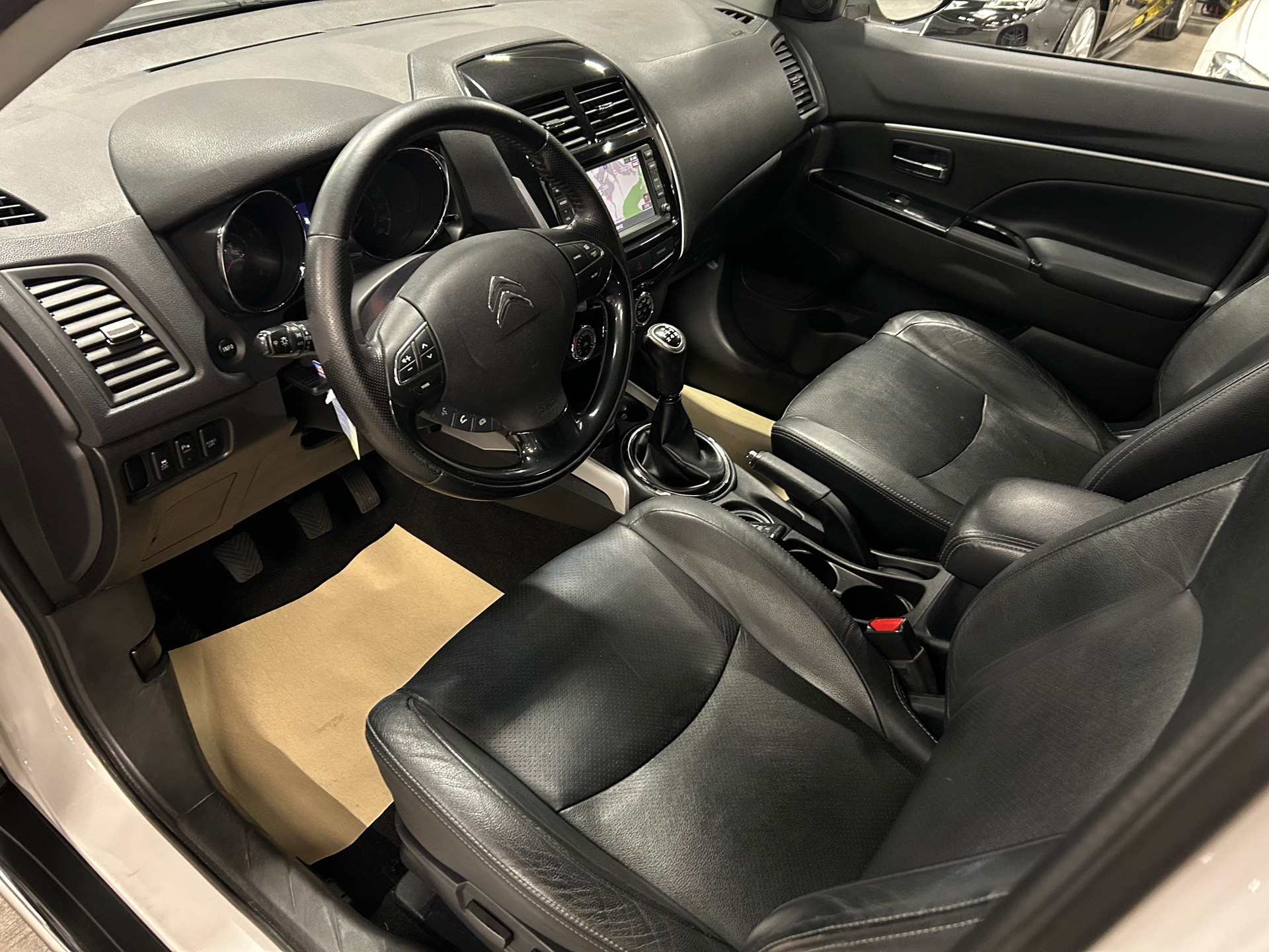 CITROEN C4 Aircross 1.6i Exclusive 2WD-image-11