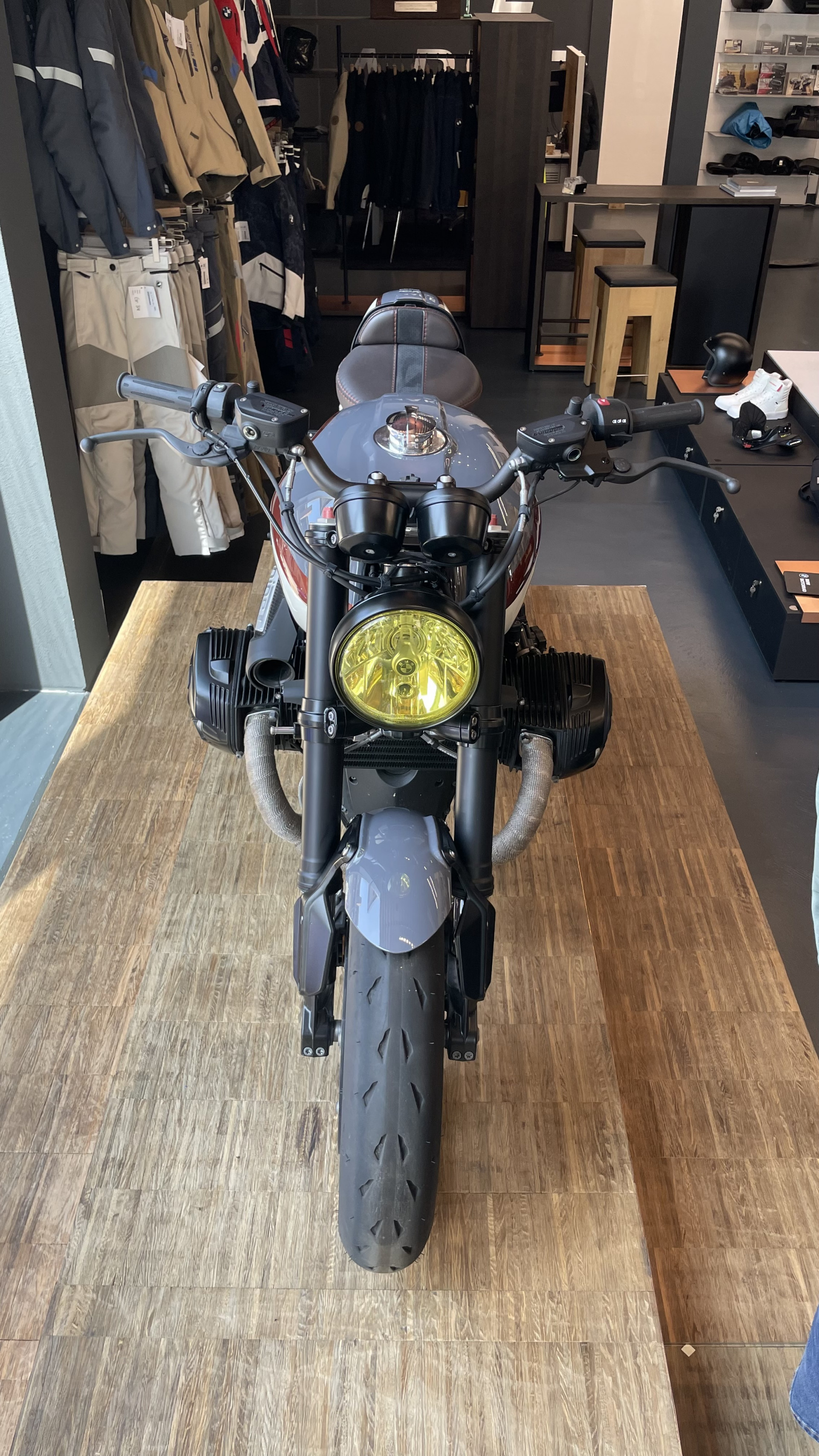 BMW R nineT-image-1