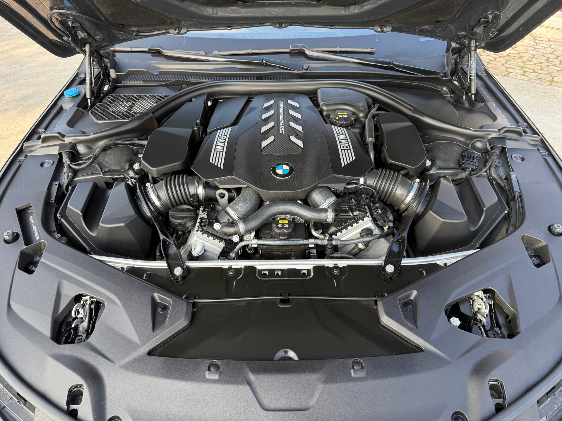 BMW M850i xDrive Steptronic-image-28