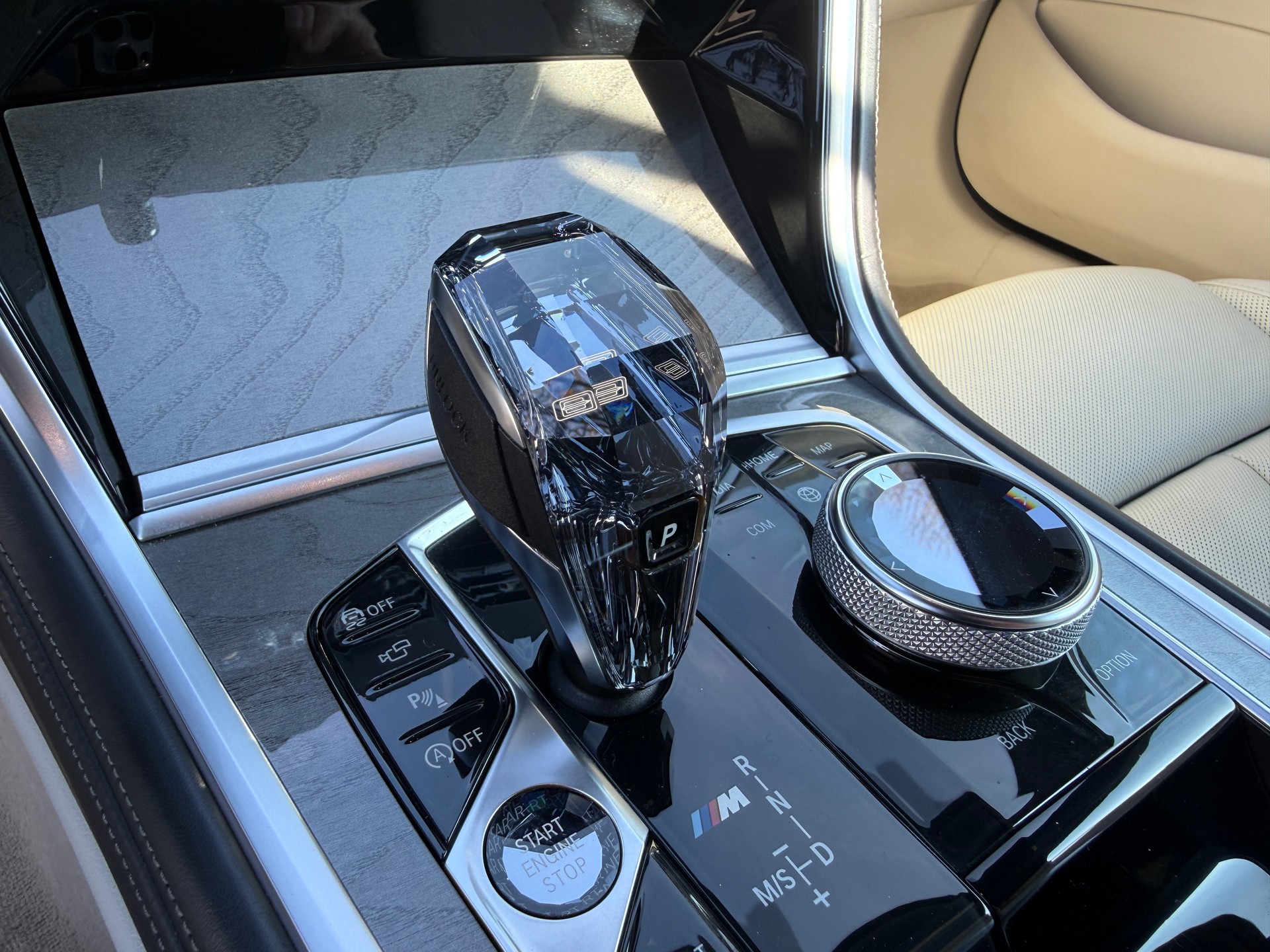 BMW M850i xDrive Steptronic-image-25