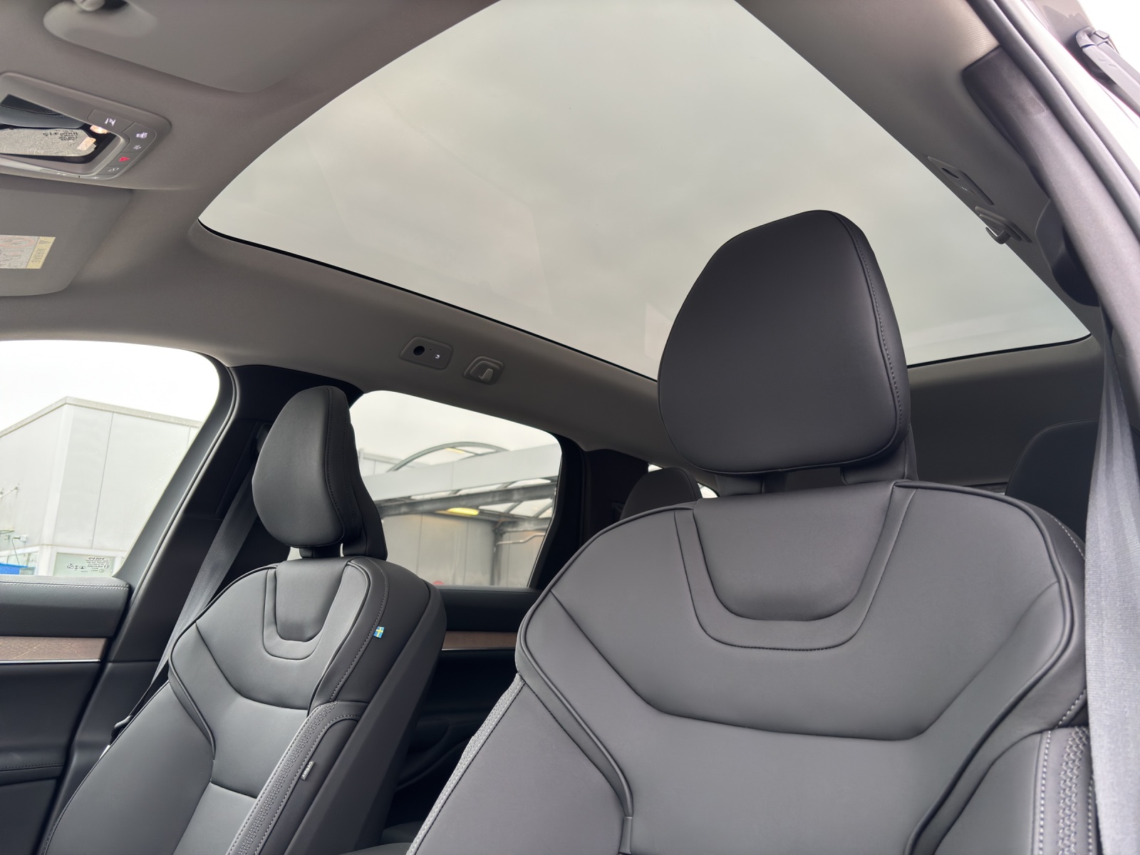 VOLVO EX90 Twin Ultra AWD-image-14