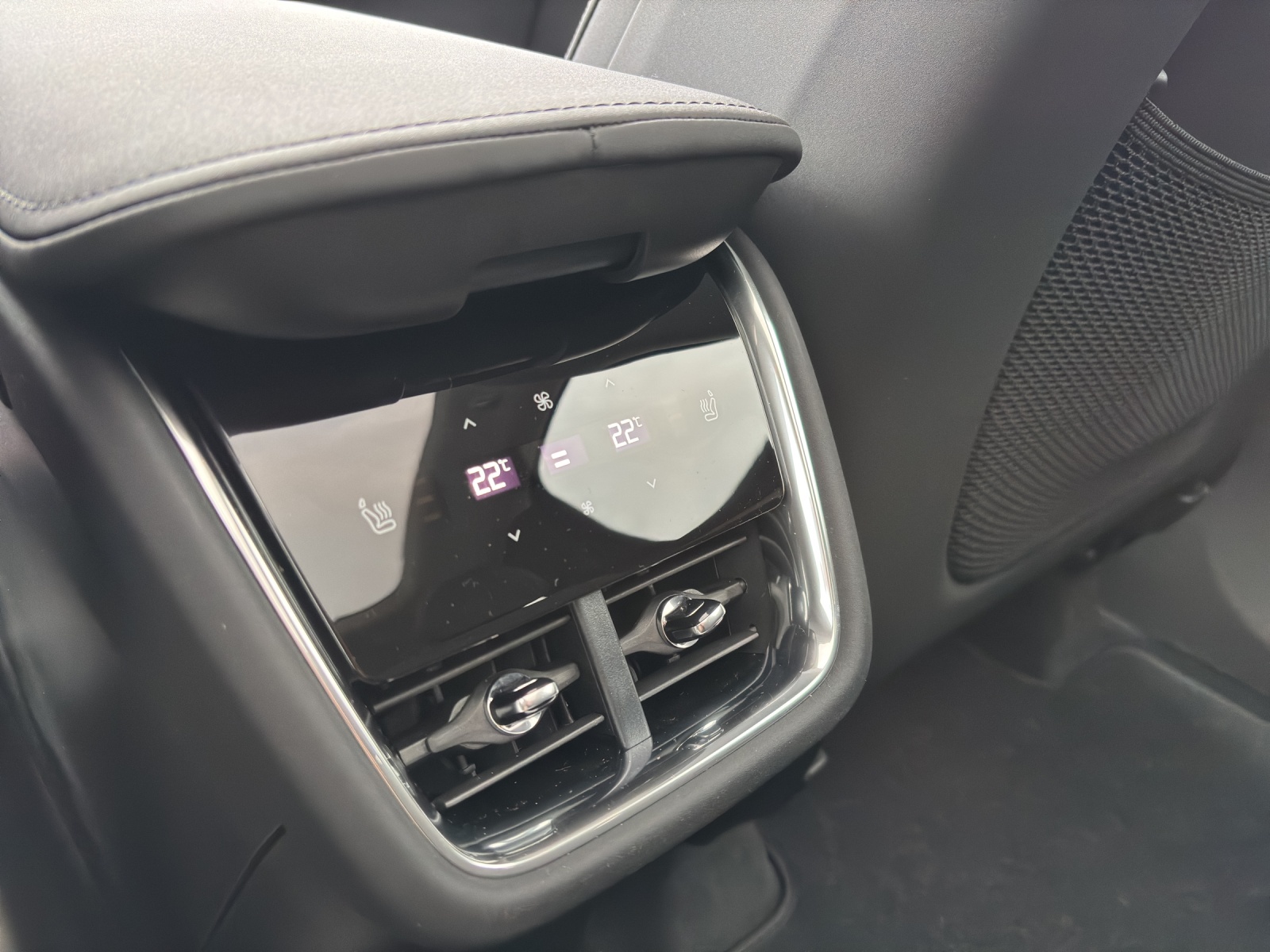 VOLVO EX90 Twin Ultra AWD-image-16