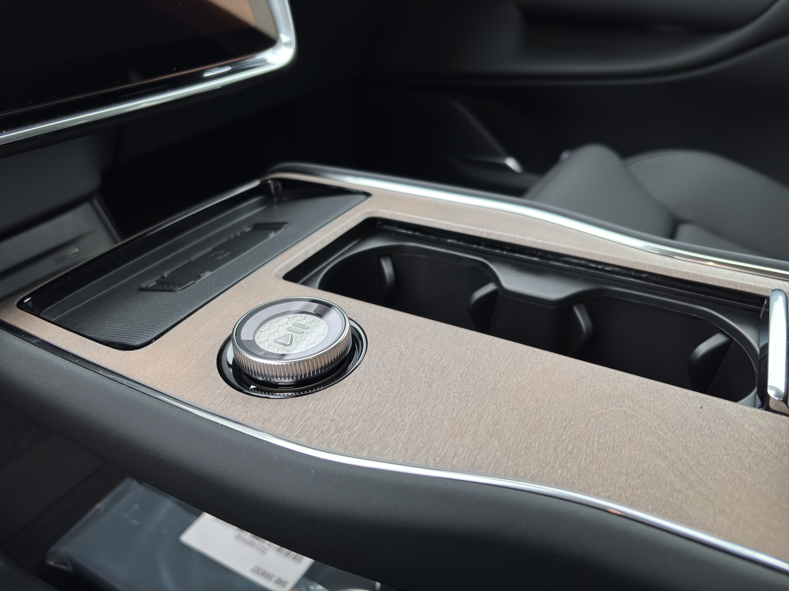 VOLVO EX90 Twin Ultra AWD-image-13