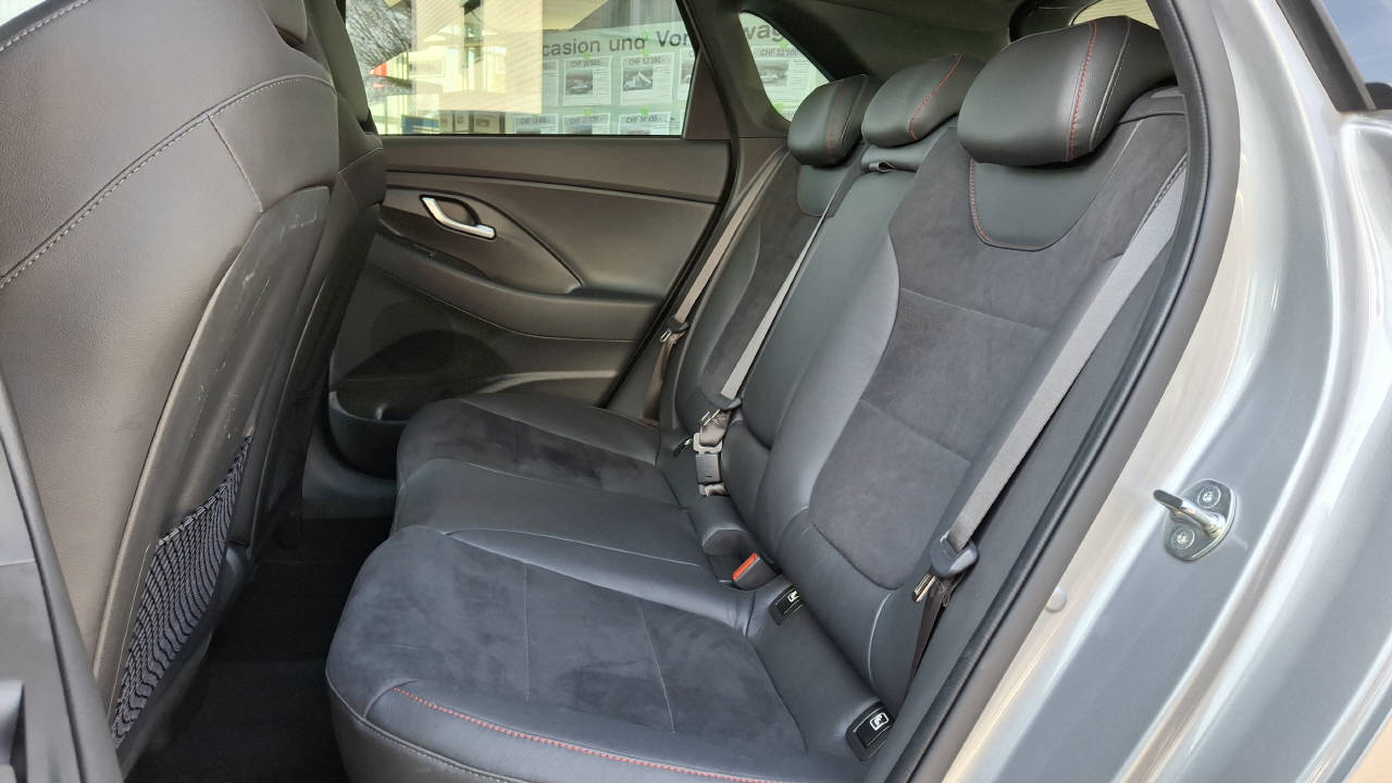 HYUNDAI i30 1.5 T-GDi N-Line-image-6