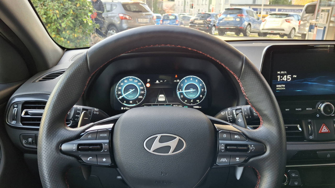 HYUNDAI i30 1.5 T-GDi N-Line-image-9