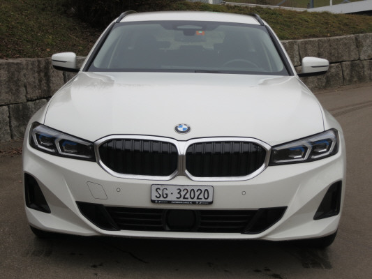BMW 320d xDrive 48V Touring-image-4