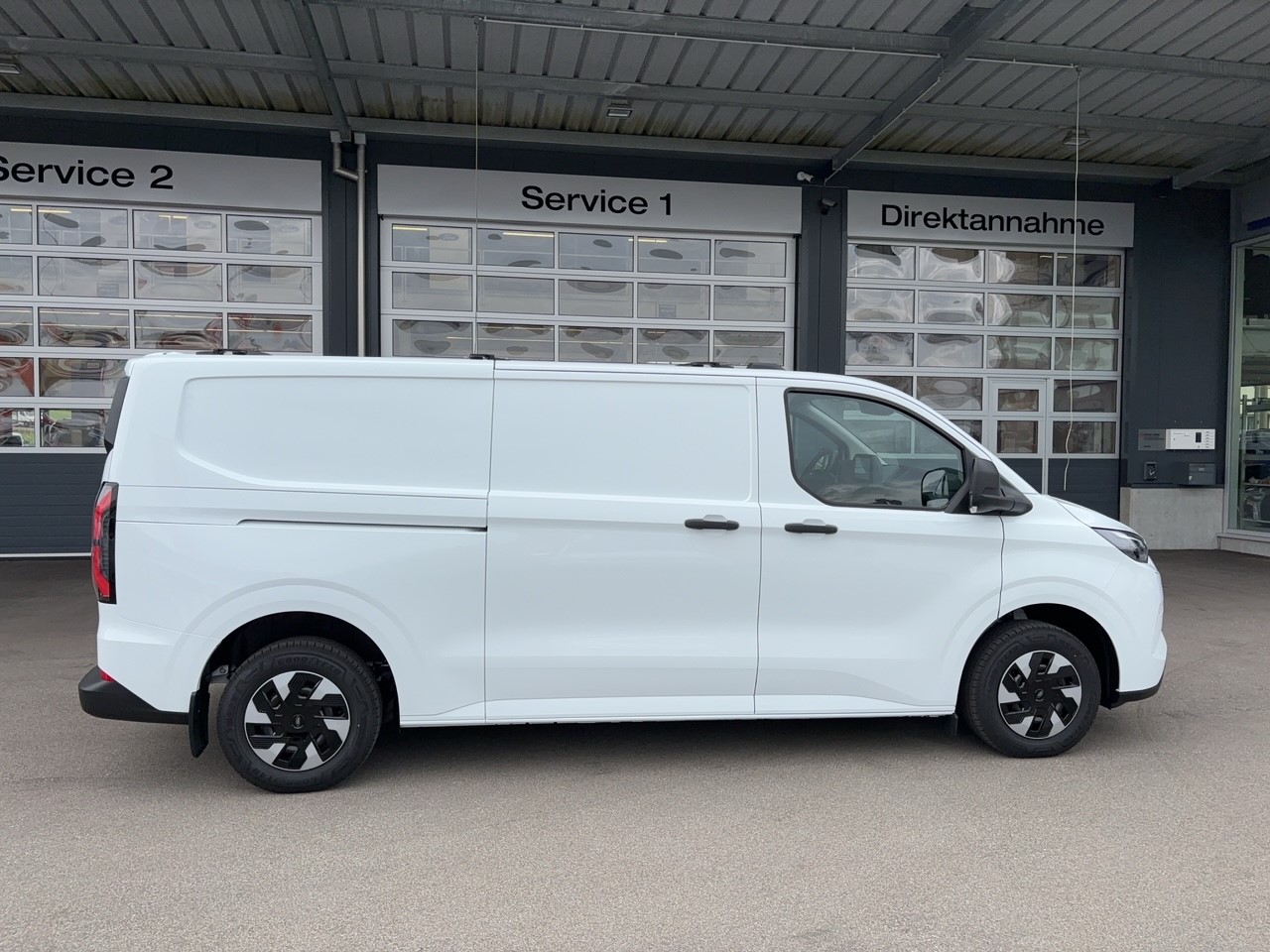 FORD E-Transit C Van 320 L2 74 kWh Trend-image-7