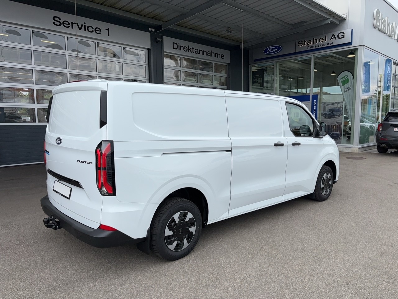 FORD E-Transit C Van 320 L2 74 kWh Trend-image-5