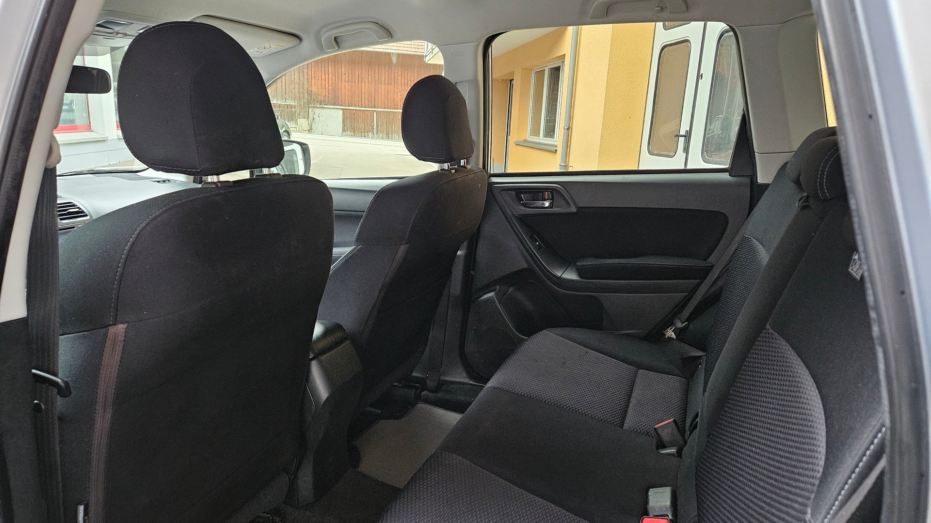 SUBARU Forester 2.0i Swiss-image-17